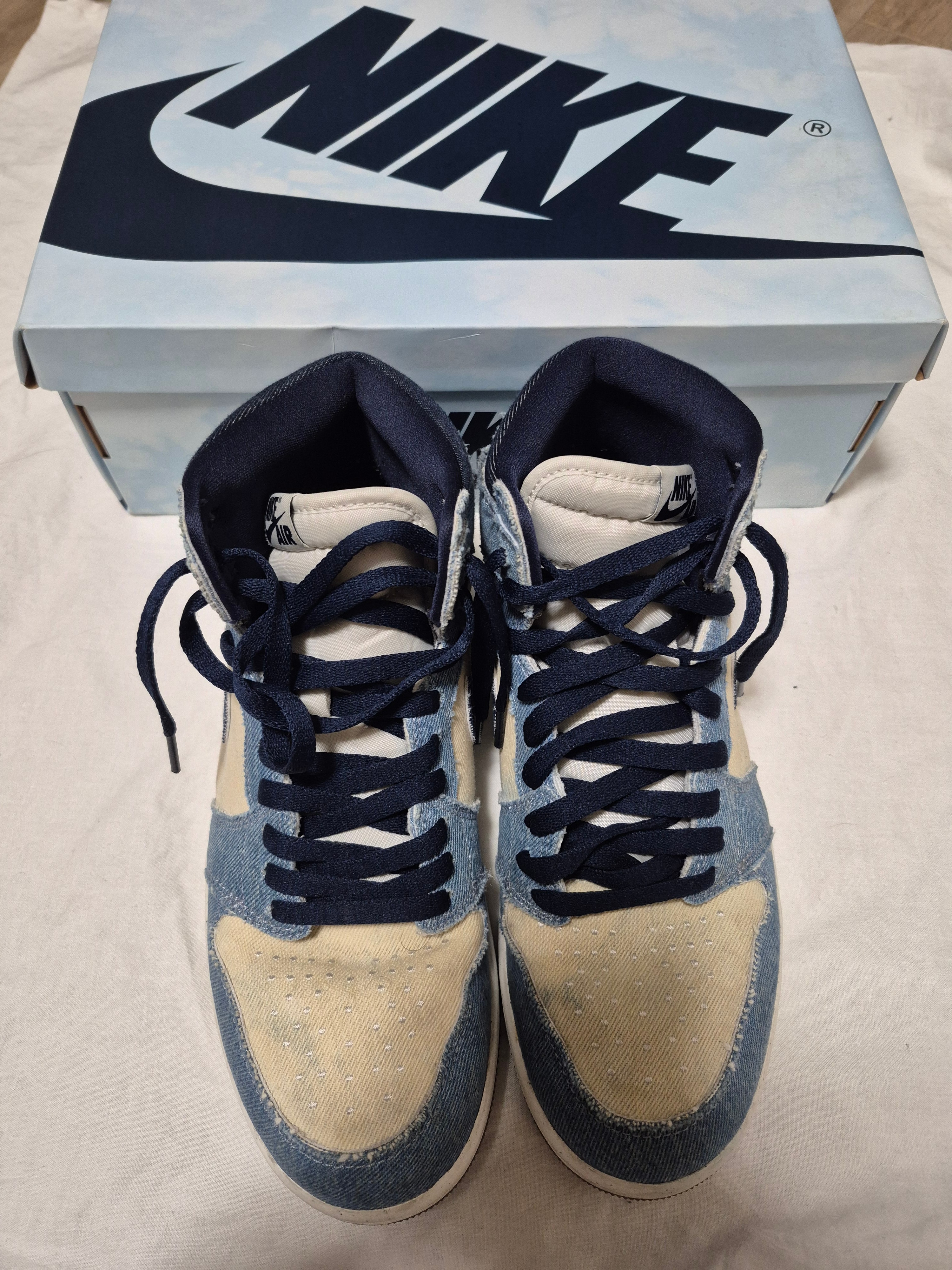 Nike Air Jordan 1 Retro High OG "Denim"