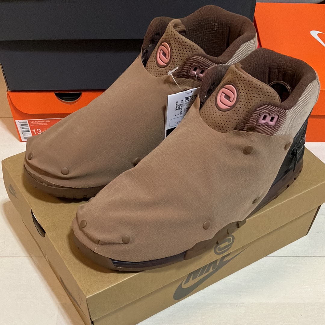 トラヴィススコット × ナイキ エアトレーナー1 SP "アーキオブラウン アンド ラストピンク"