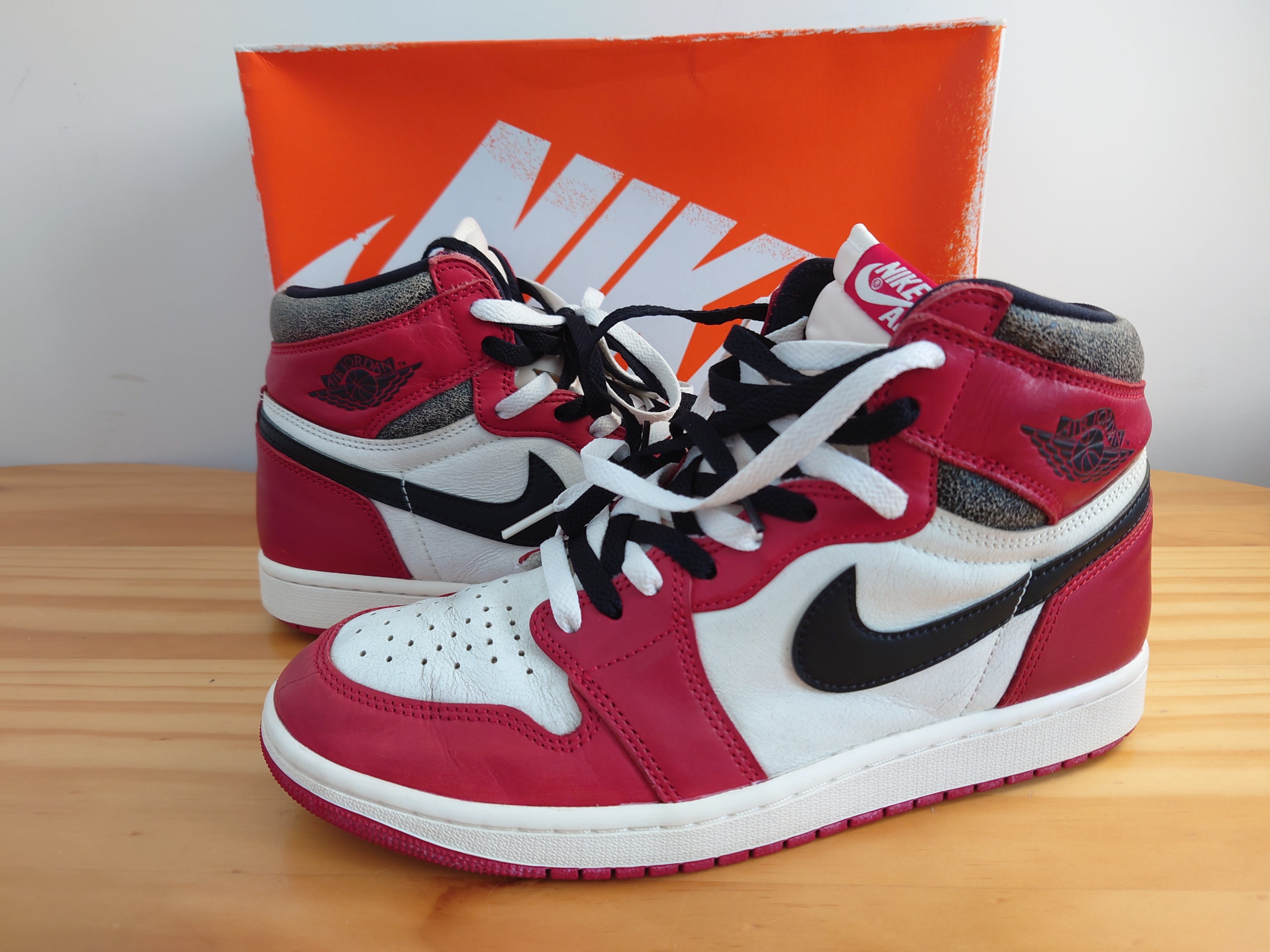 Nike Air Jordan 1 High OG "Lost & Found/Chicago"
