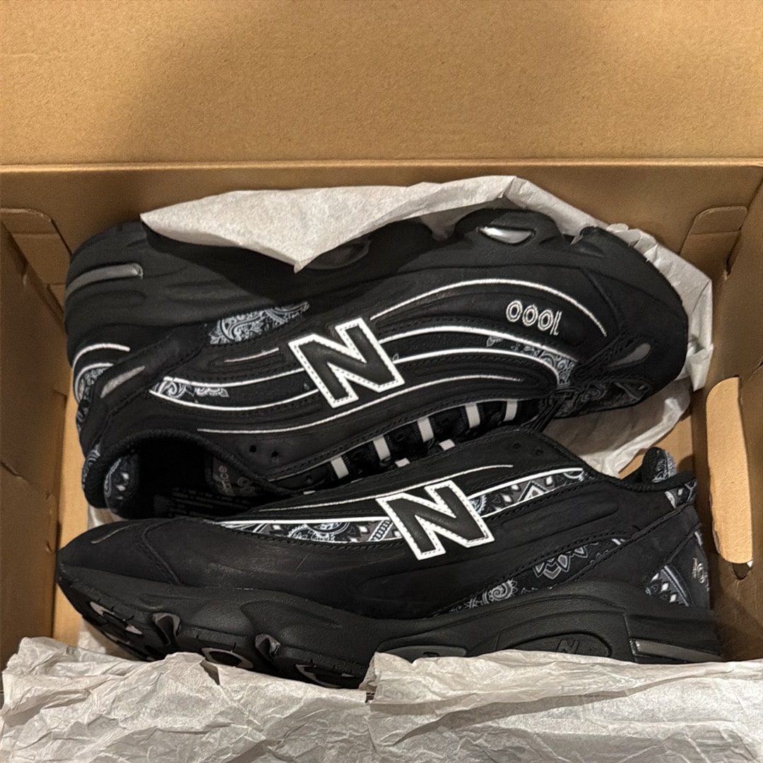 アトモス × ニューバランス 1000 "バンドゥヌ/ブラックペイズリー"