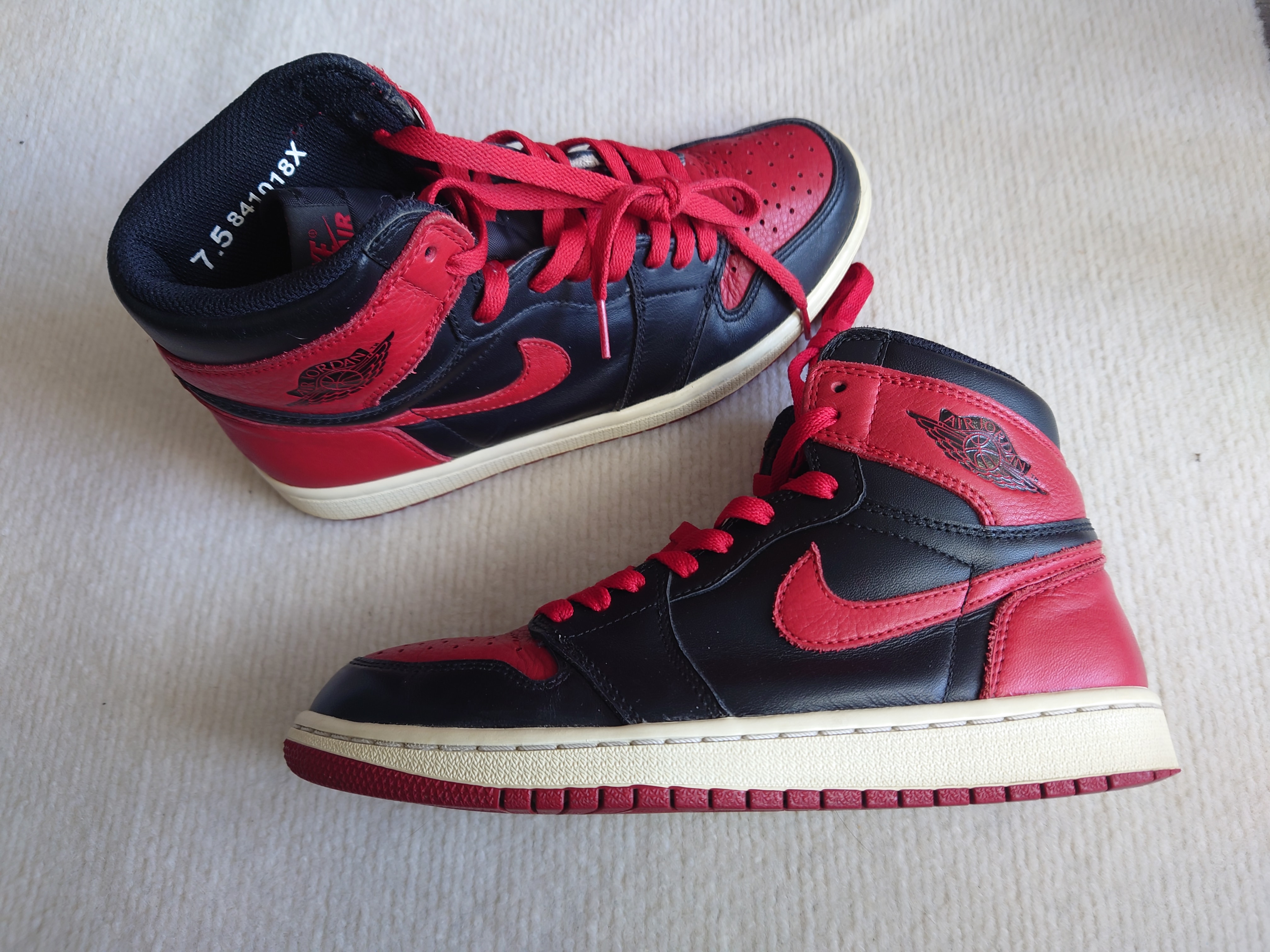 Nike Air Jordan 1 Retro High OG "Bred/Banned"