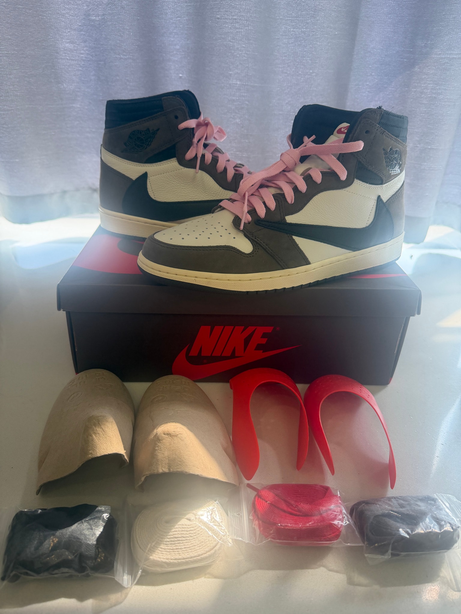 Travis Scott × Nike Air Jordan 1 Retro High OG TS SP "Sail/Dark Mocha"