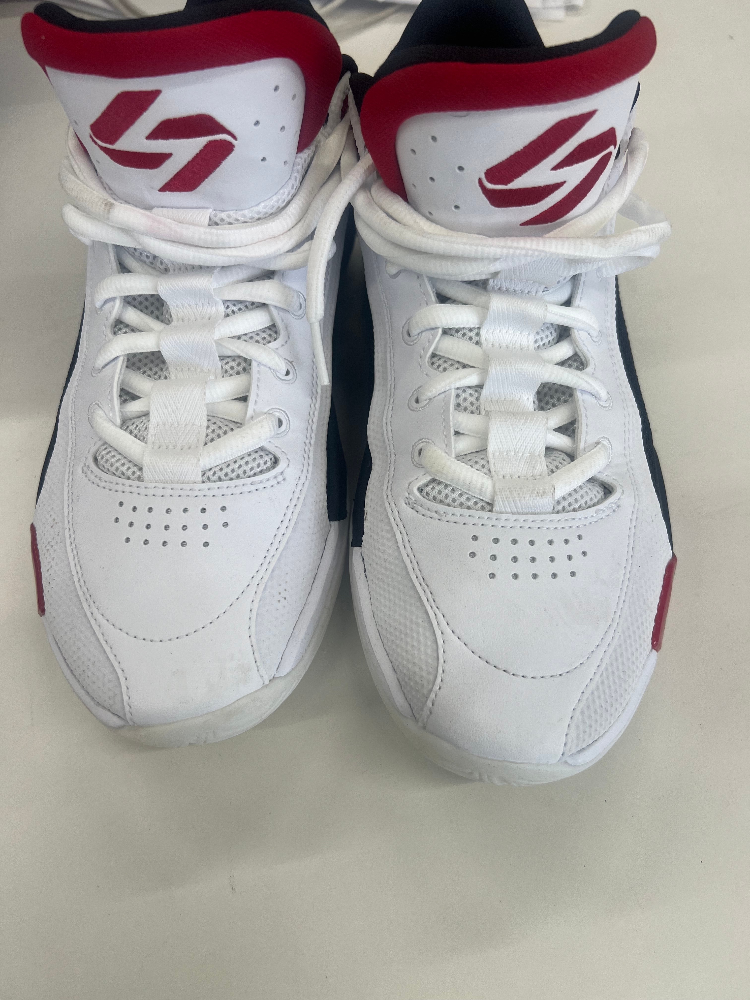 ナイキ ルカ77 "ブラッドライン" (HF0806-101/HF0819-101)