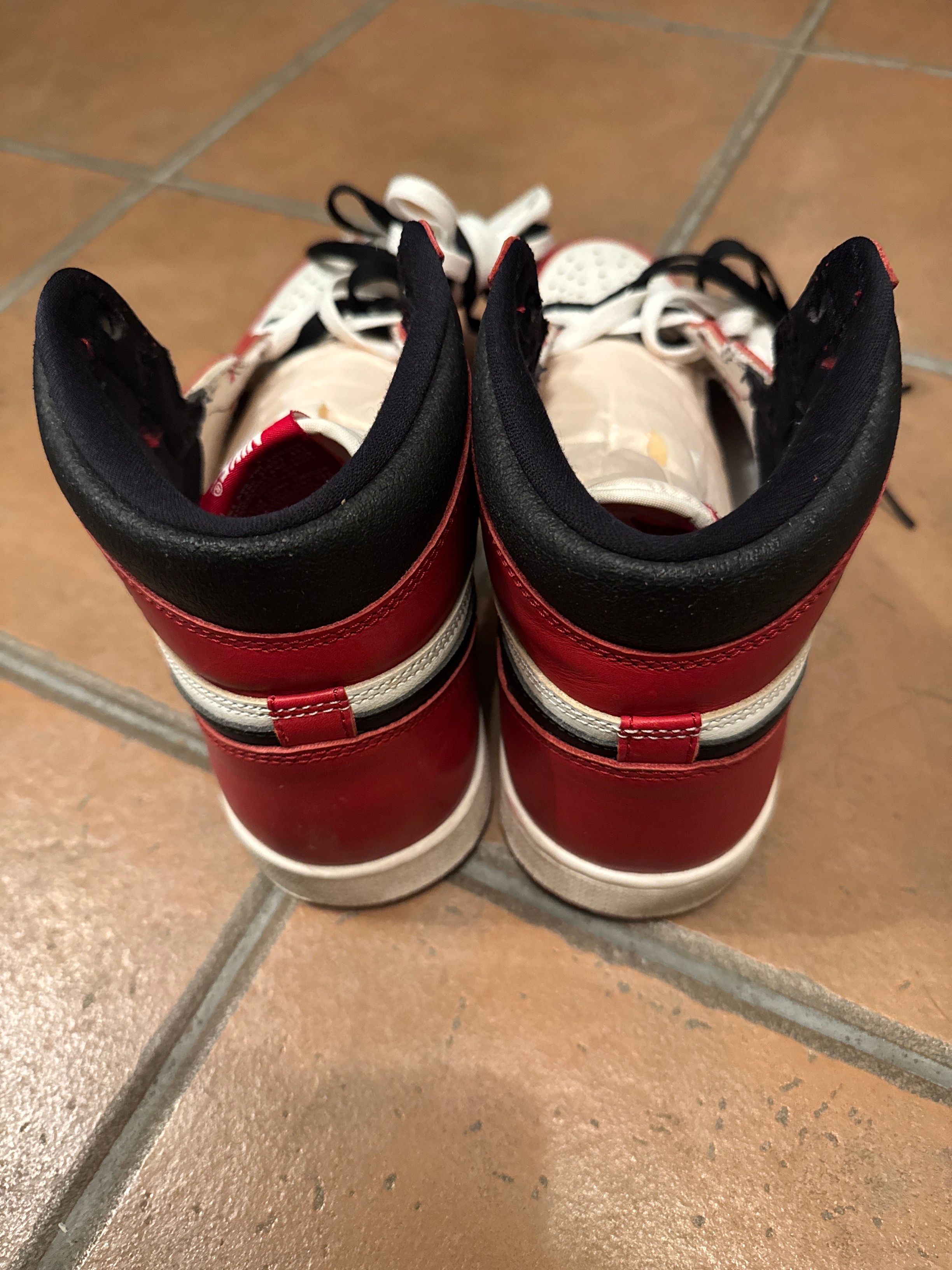 Nike Air Jordan 1 High OG "Lost & Found/Chicago"