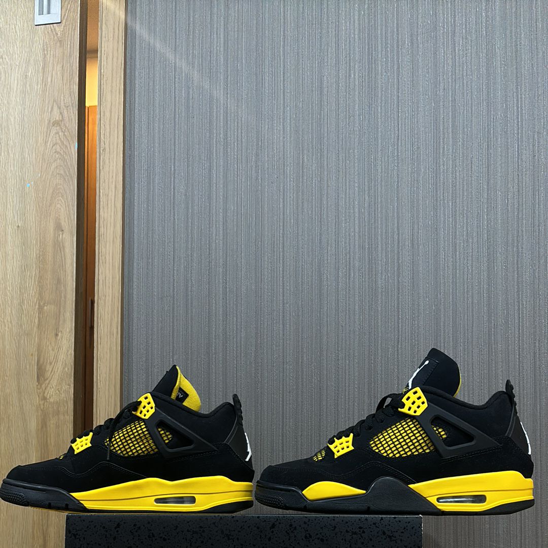 Nike Air Jordan 4 Retro "Thunder"(2023)