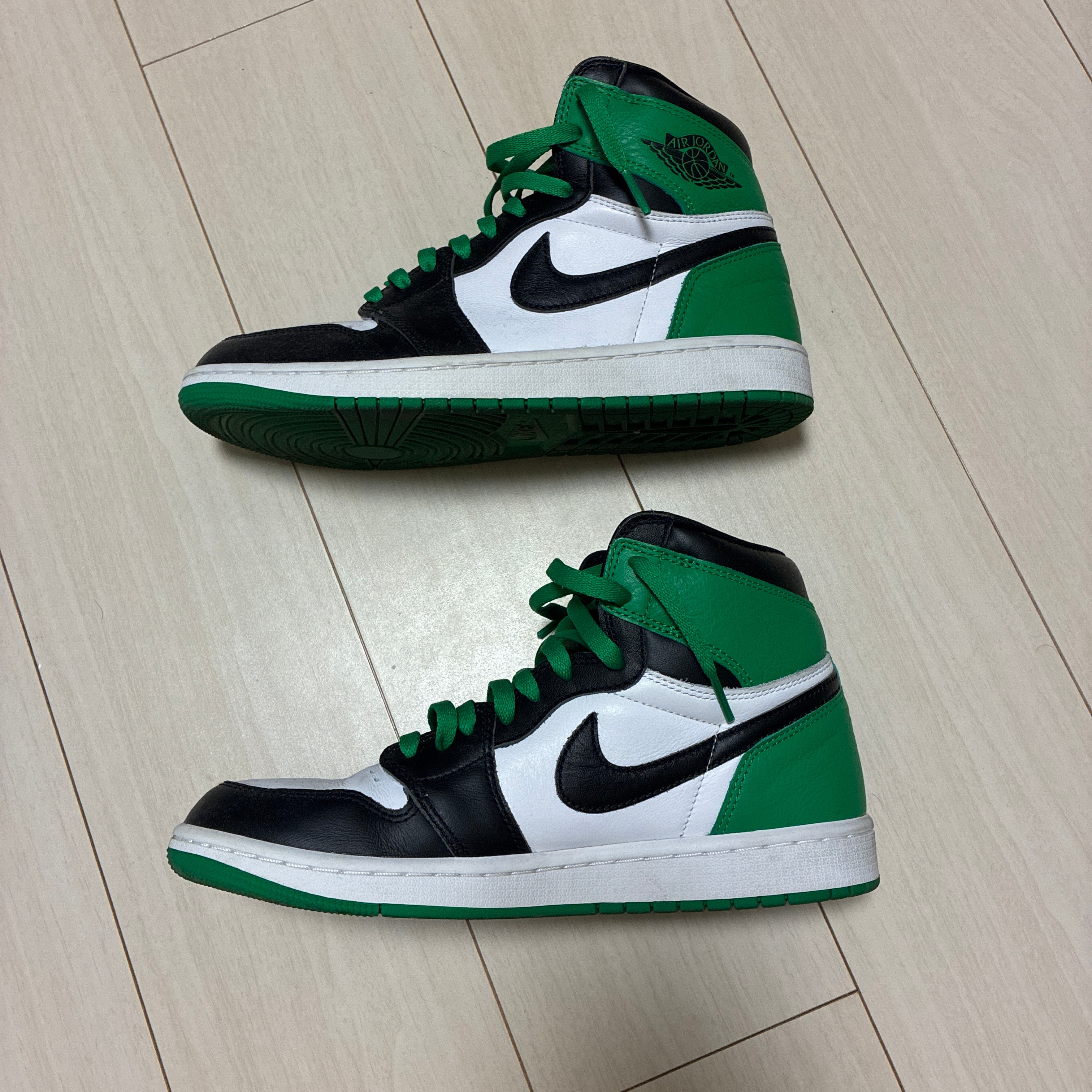 Nike Air Jordan 1 Retro High OG "Celtics/Black and Lucky Green" (2023)