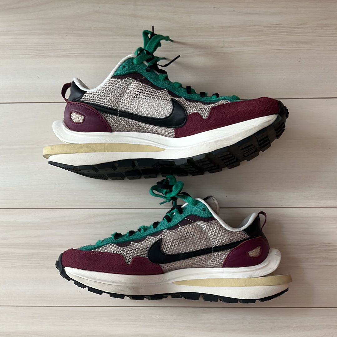 sacai × Nike Vapor Waffle "String/Red/Green"