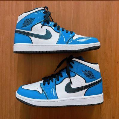 Nike Air Jordan 1 Mid SE "Signal Blue"