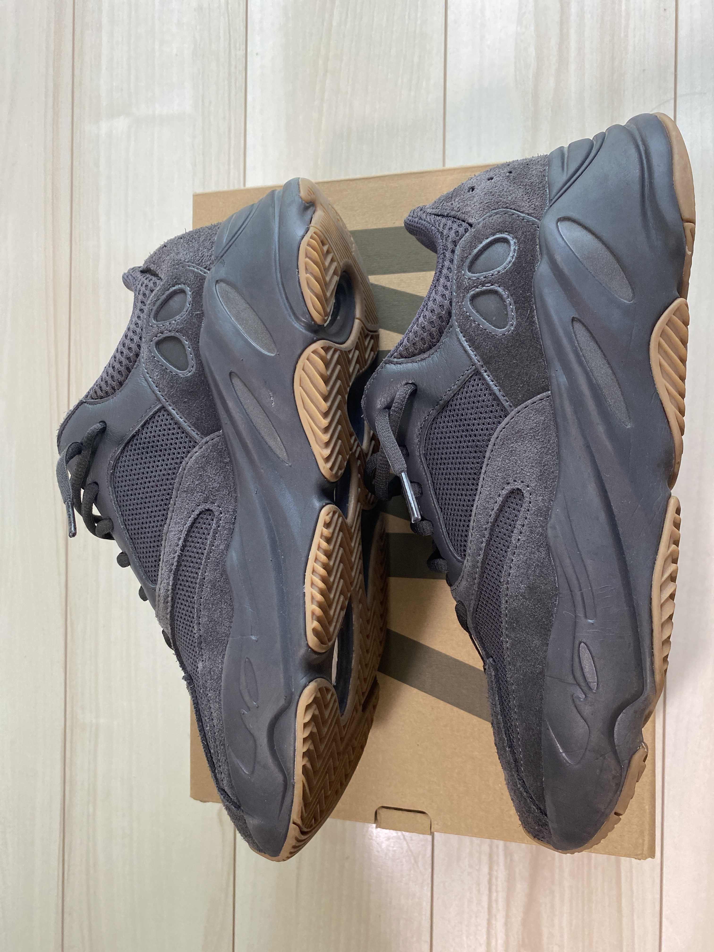 adidas YEEZY Boost 700 "Utility Black"