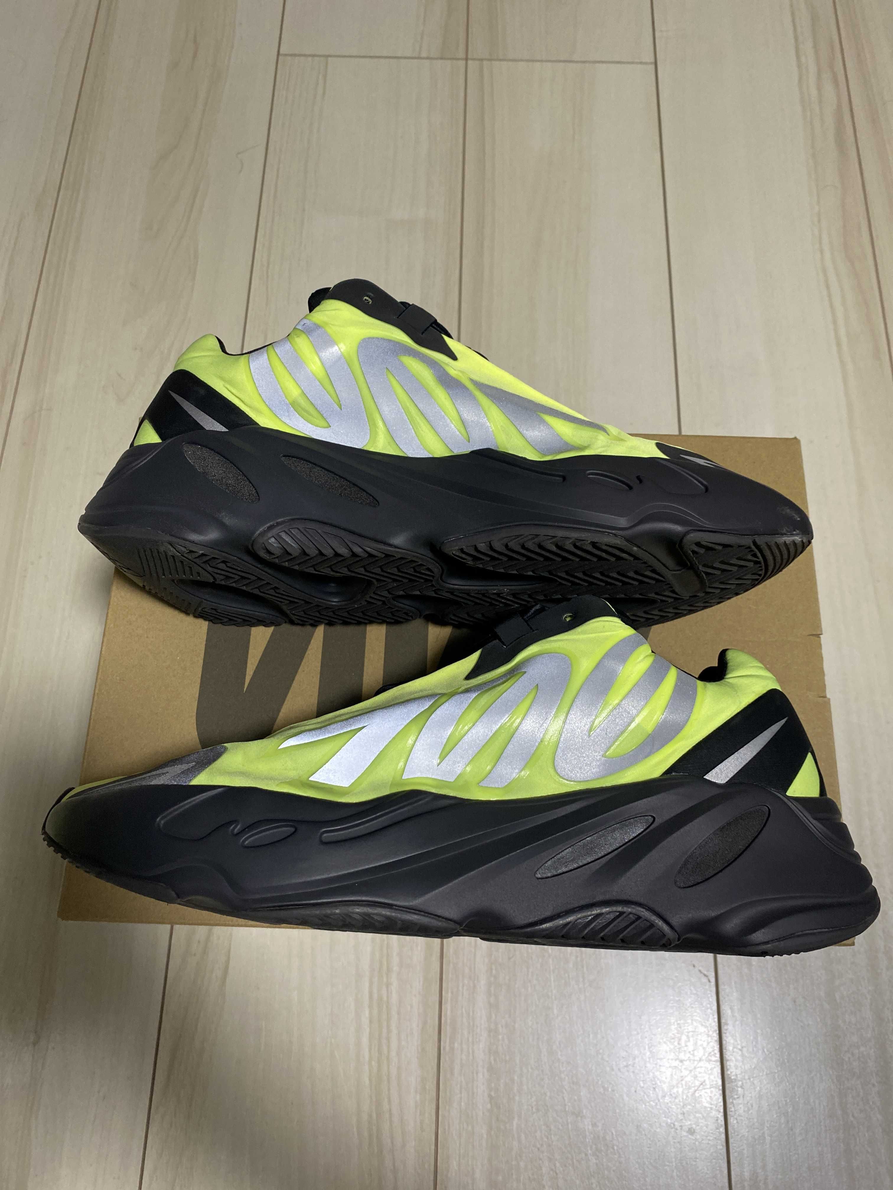 adidas Originals YEEZY Boost 700 MNVN "Phosphor"