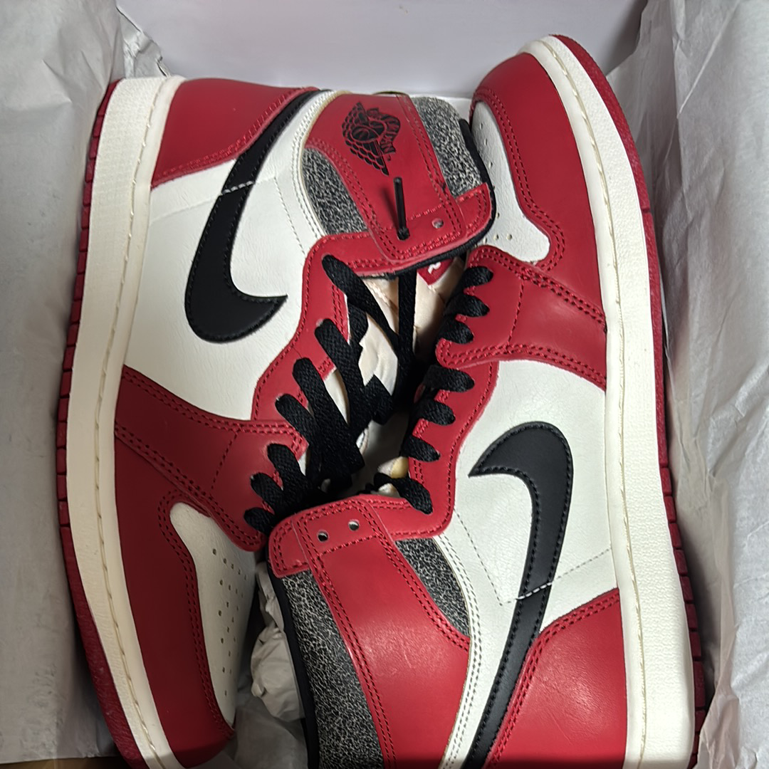 Nike Air Jordan 1 High OG "Lost & Found/Chicago"