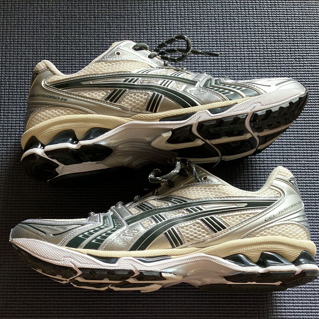 KITH × Asics Vintage Tech Gel-Kayano 14 "Cream/Scarab" (1203A566-100)