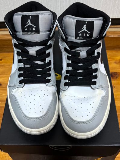 Nike Air Jordan 1 Mid "Light Smoke Grey/White/Black"