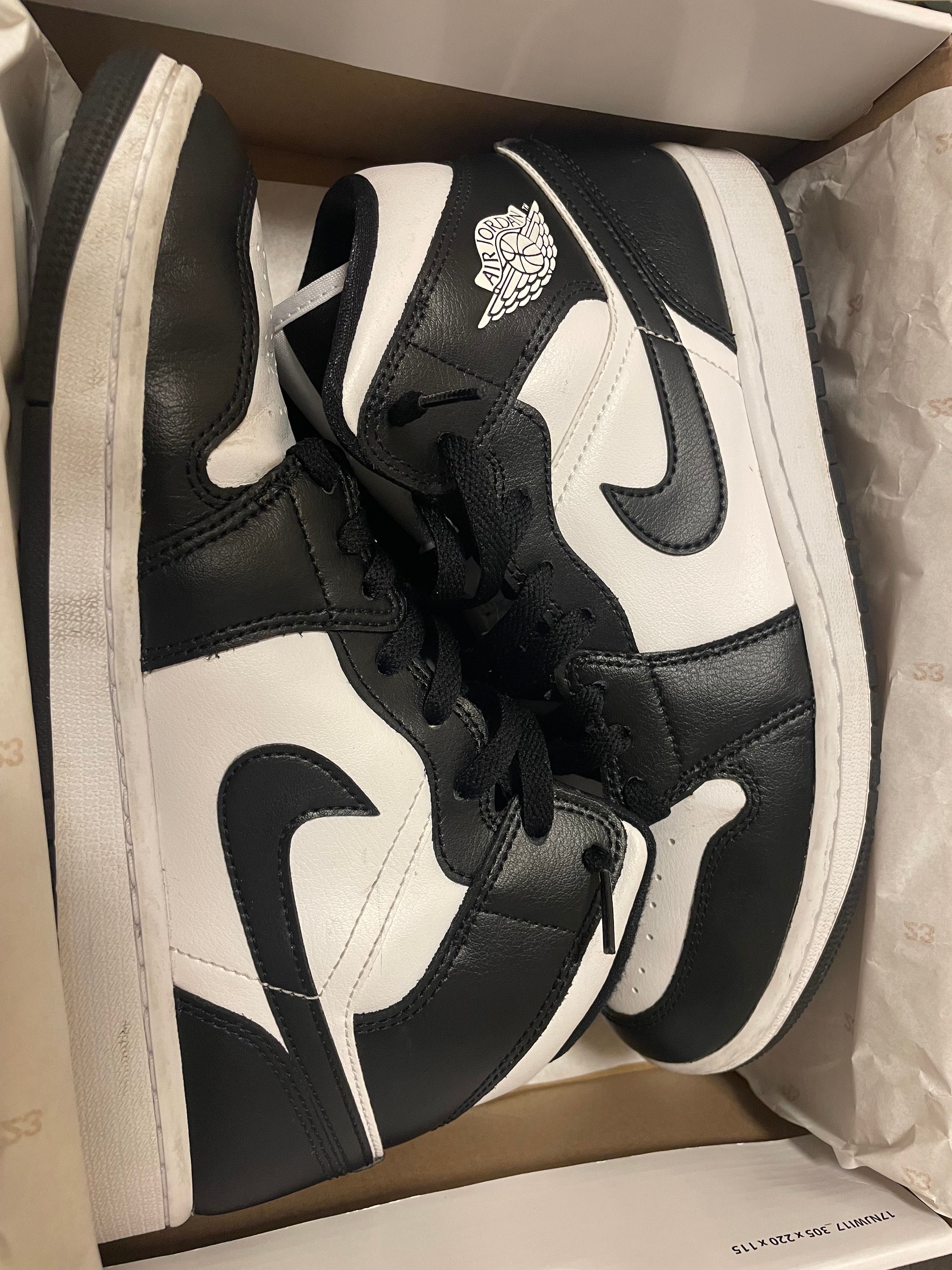 Nike Women's Air Jordan 1 Mid "Black/White"