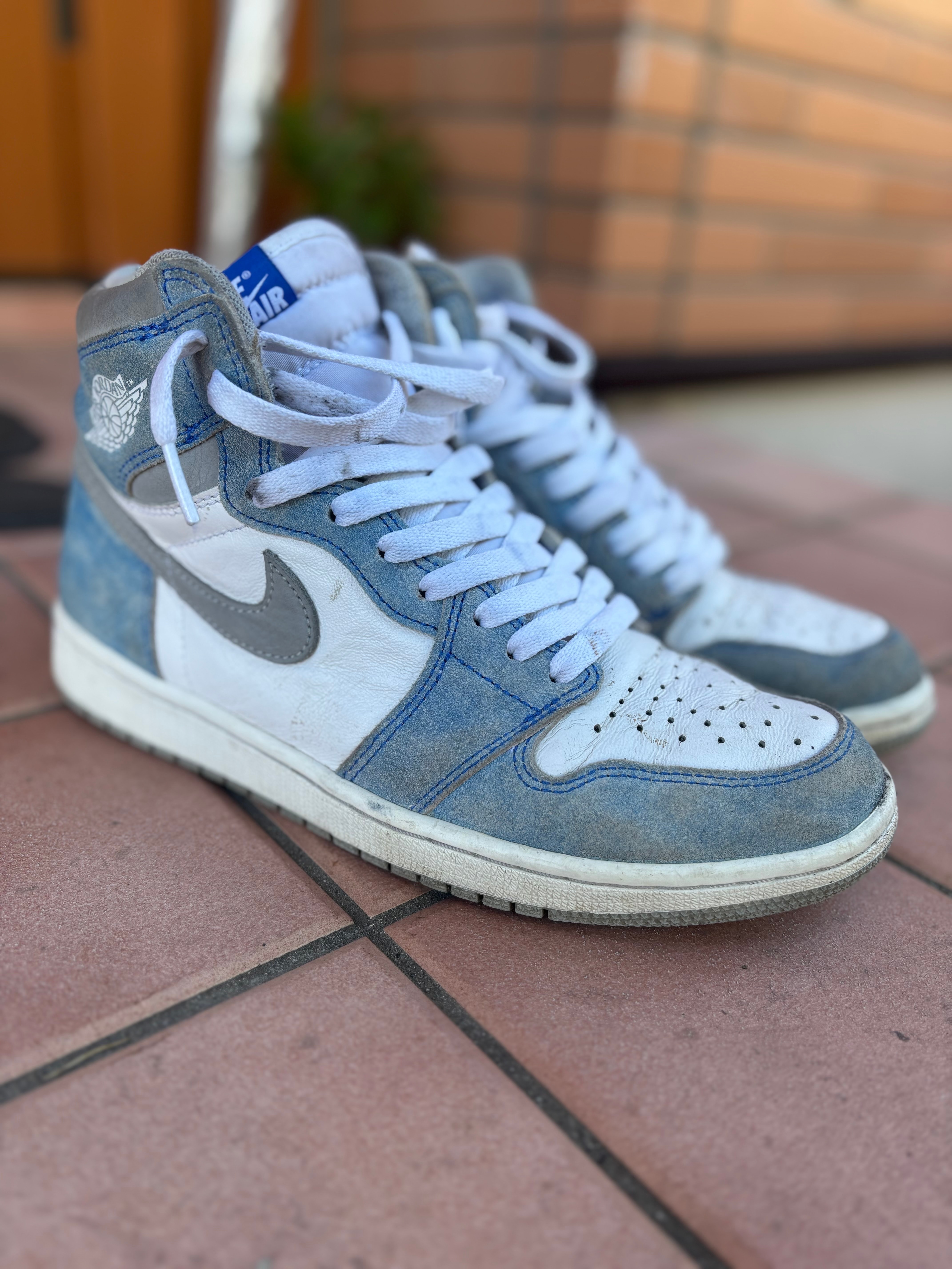 【本日出品取り消しです】ナイキ　エアジョーダン１ハイＯＧ　ハイパーロイヤル ナイキ エアジョーダン1 ハイ OG ハイパーロイヤル【7/21発売