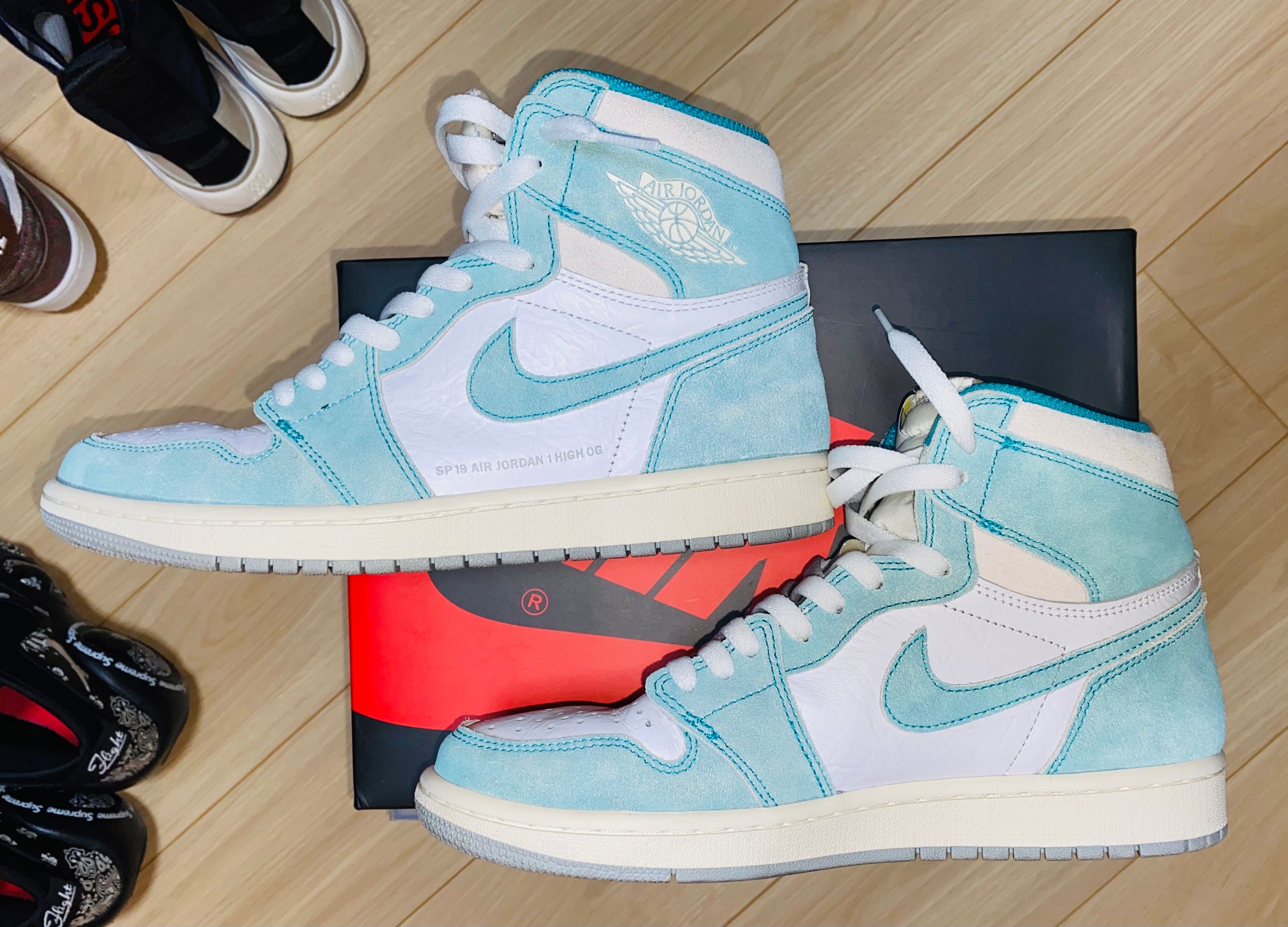 Nike Air Jordan 1 Retro High OG "Turbo Green"