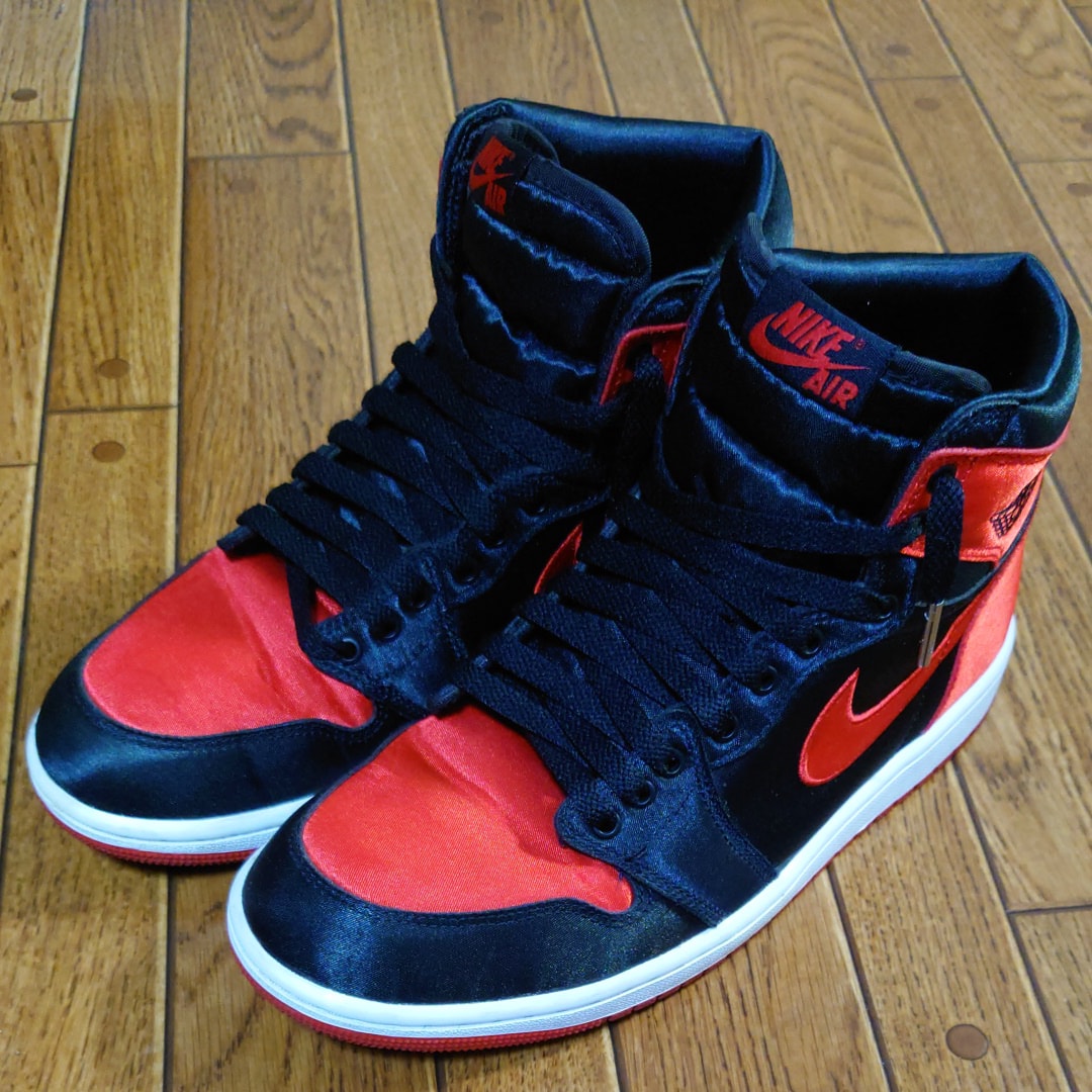 Nike Women's Air Jordan 1 Retro High OG "Satin Bred"