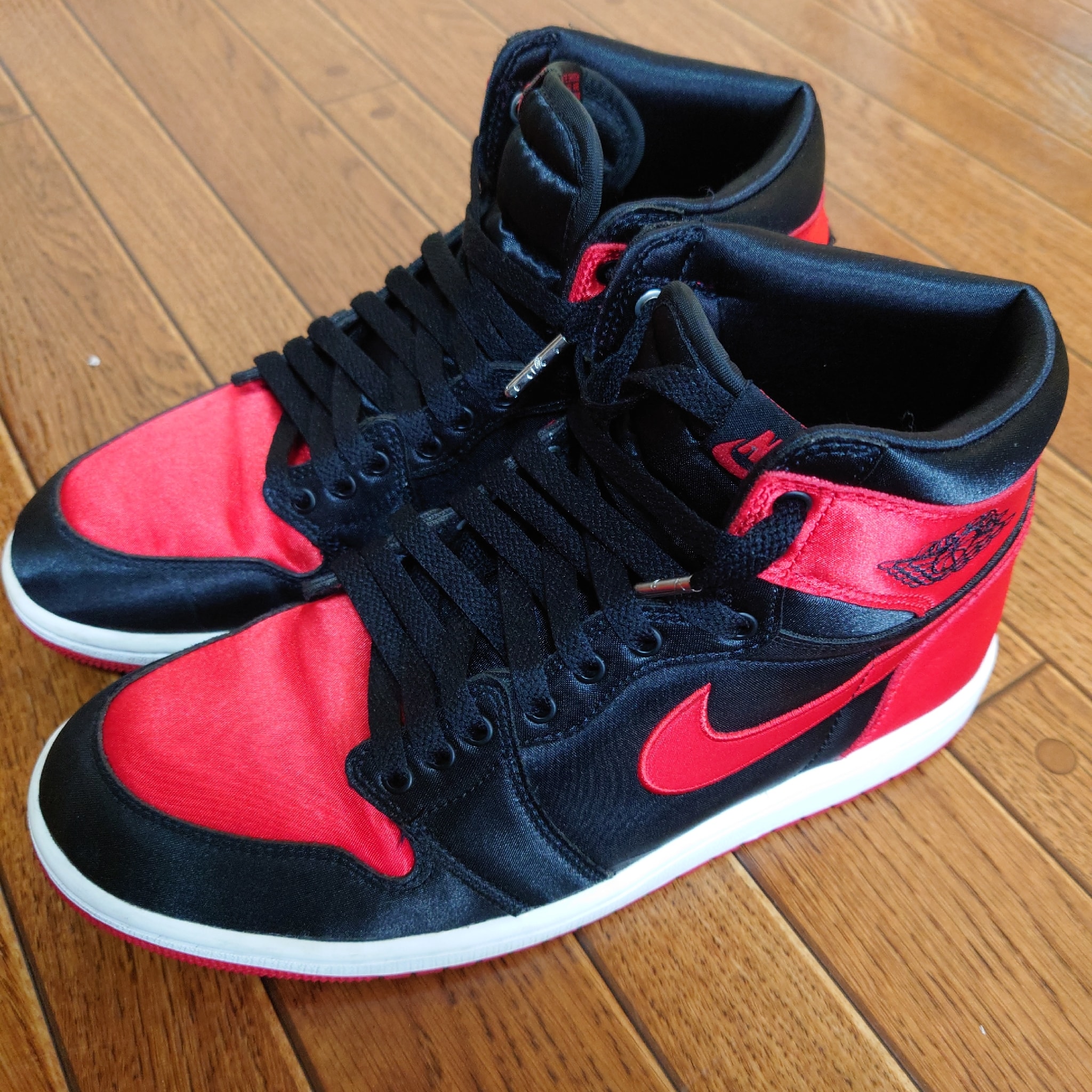 Nike Women's Air Jordan 1 Retro High OG "Satin Bred"