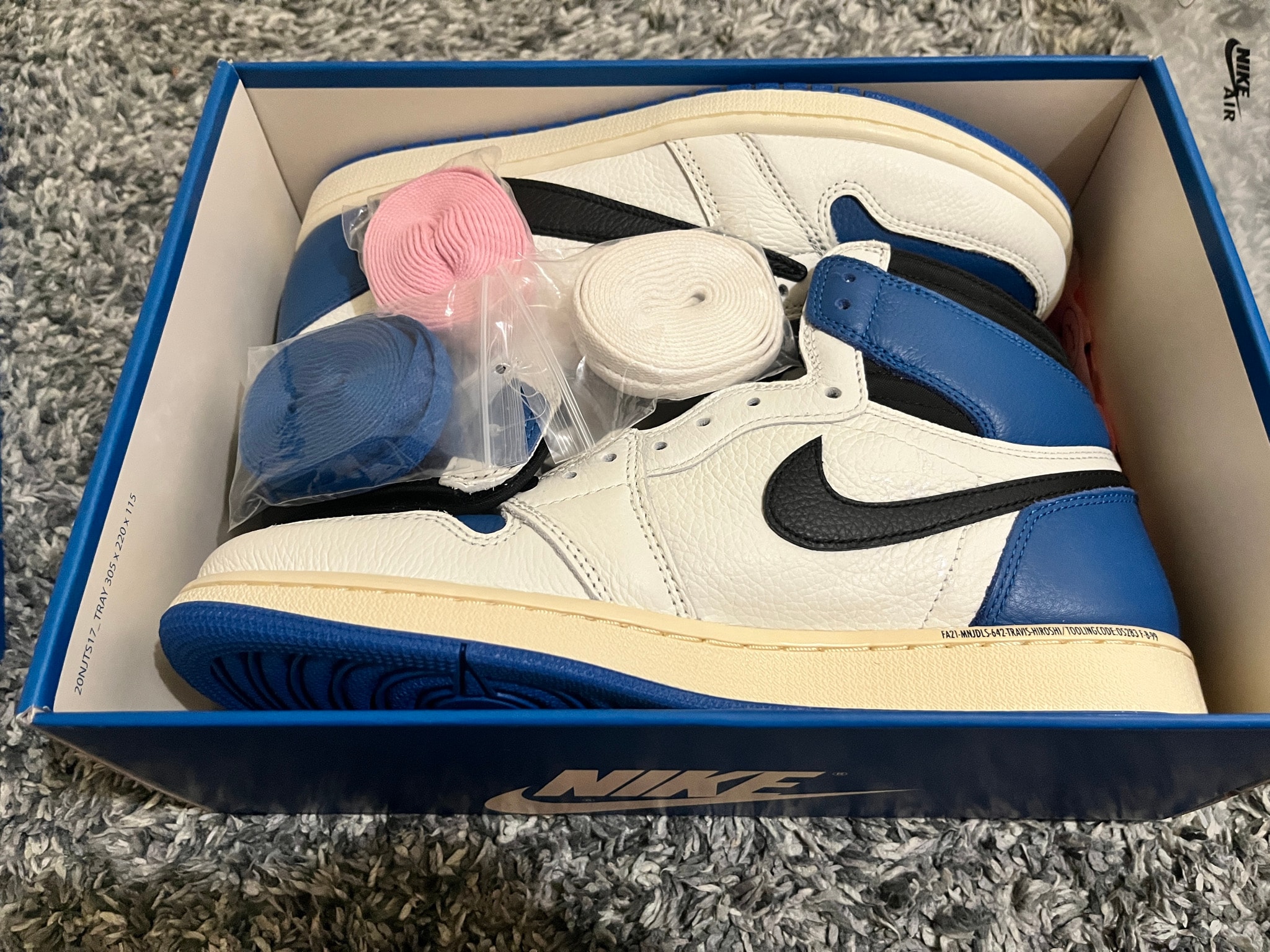 Travis Scott × fragment design × Nike Air Jordan 1 Retro High OG SP "Military Blue"