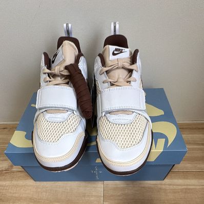 Travis Scott × Nike Zoom Field Jaxx "White and Light Chocolate"