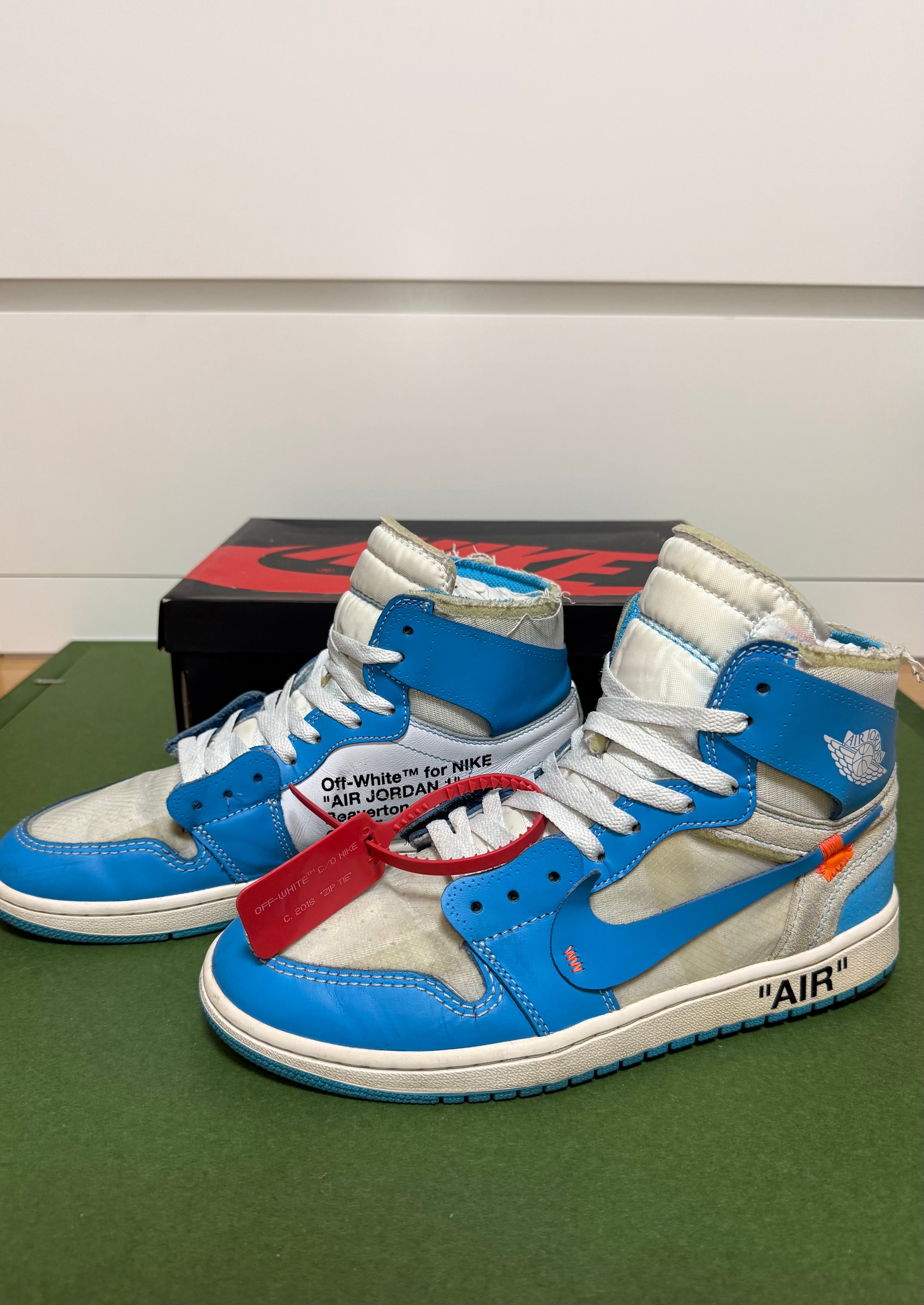 Off-White × Nike Air Jordan 1 High UNC "White/Dark Powder Blue"