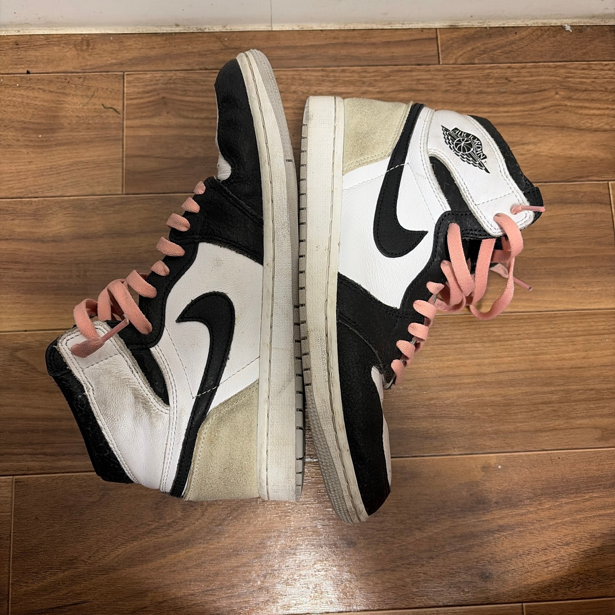 Nike Air Jordan 1 High OG "Bleached Coral"
