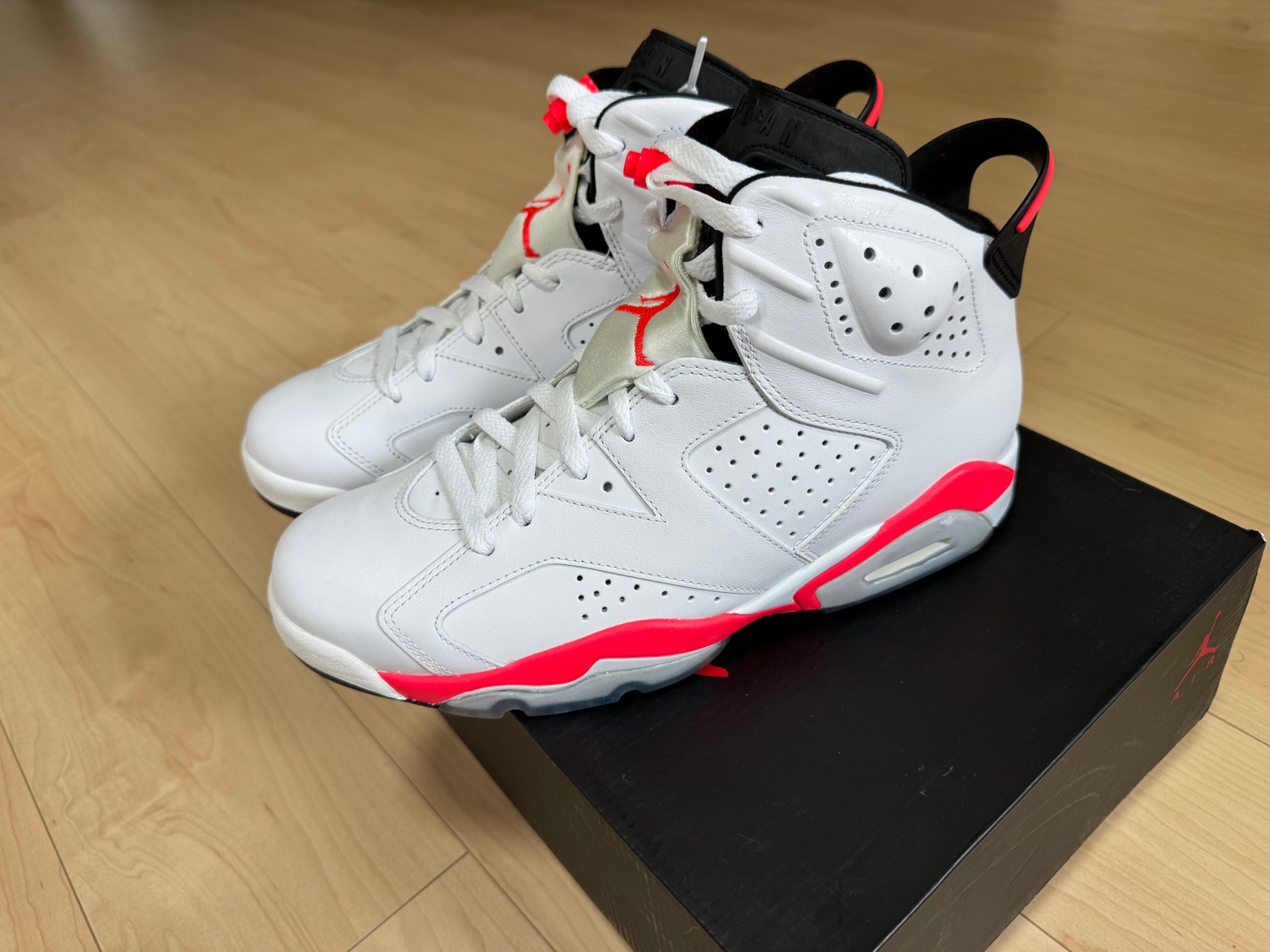 Nike Air Jordan 6 Retro "White / Infra Red" (2014)