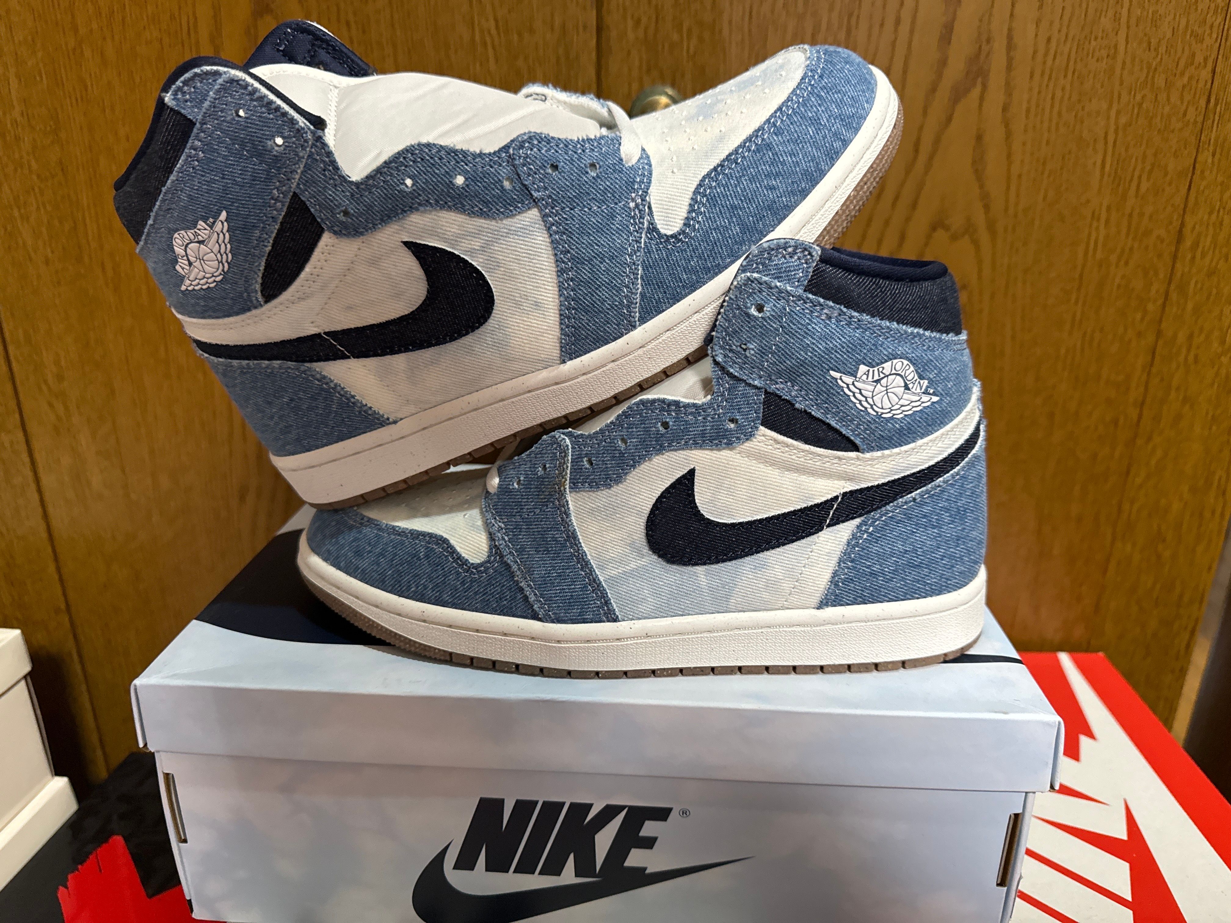 Nike Air Jordan 1 Retro High OG "Denim"