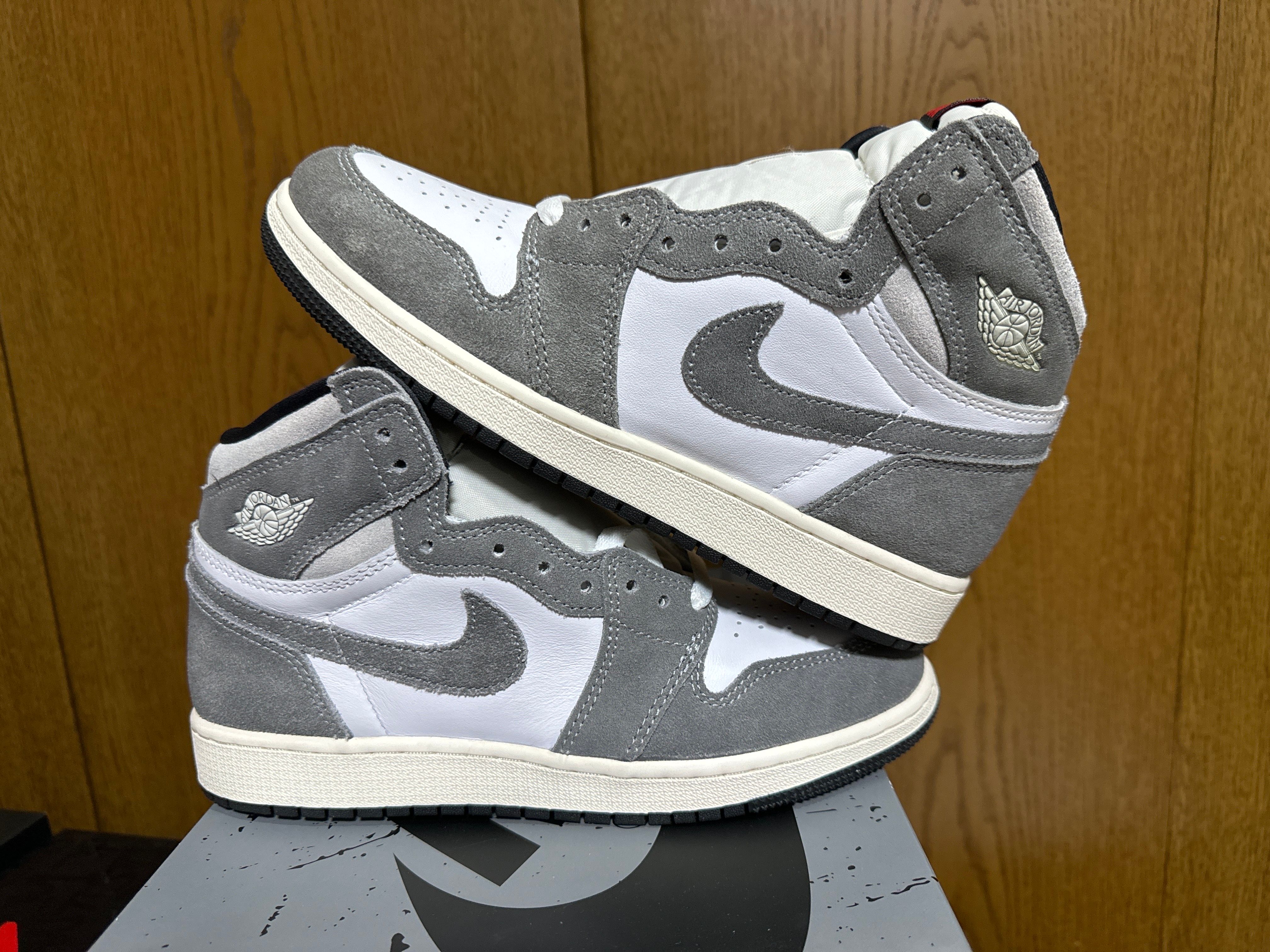 Nike GS Air Jordan 1 Retro High OG "Black and Smoke Grey"