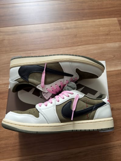 Travis Scott × Nike Air Jordan 1 Low OG SP "Reverse Olive"