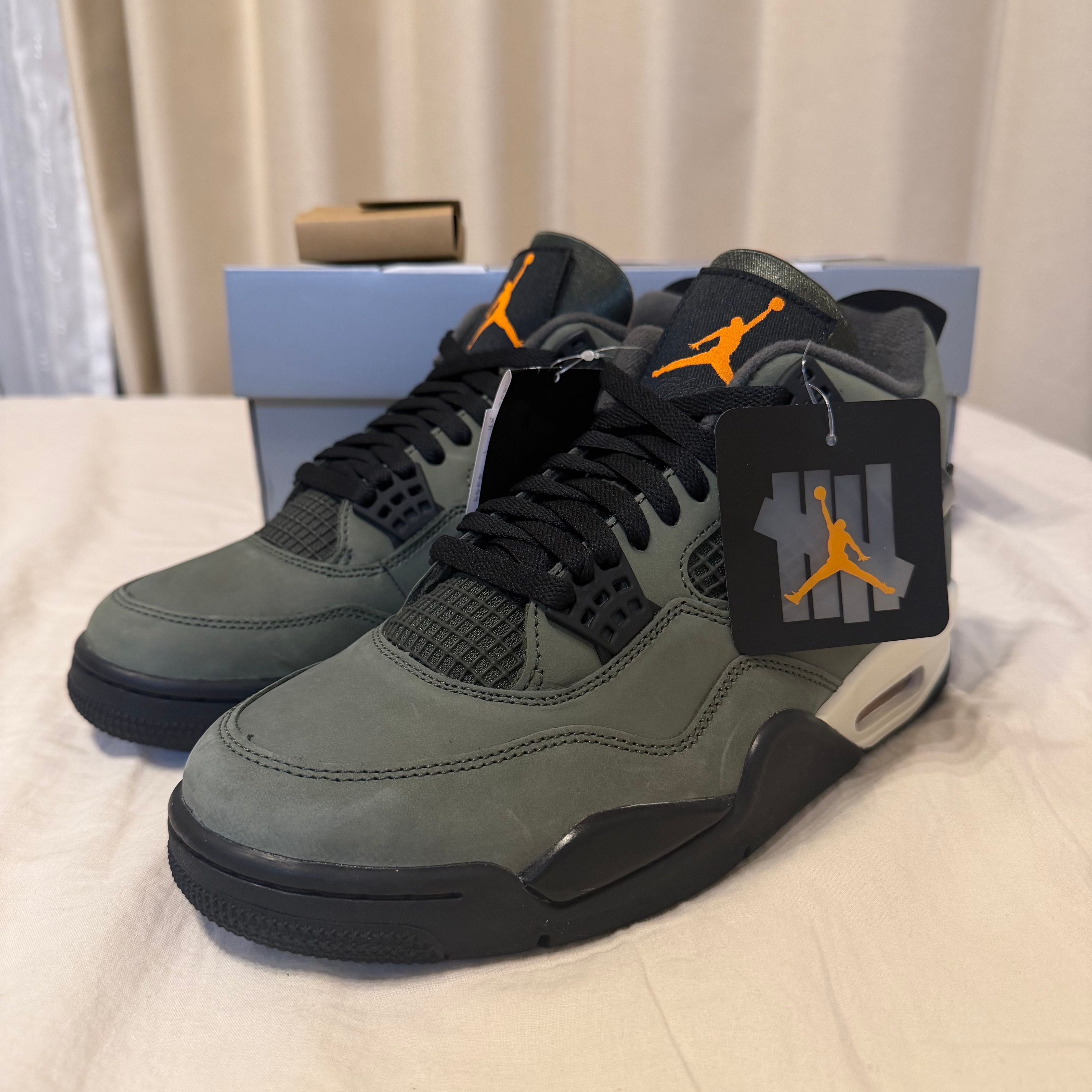 アンディフィーテッド × ナイキ エアジョーダン4 レトロ "ディープグリーン" (2025)