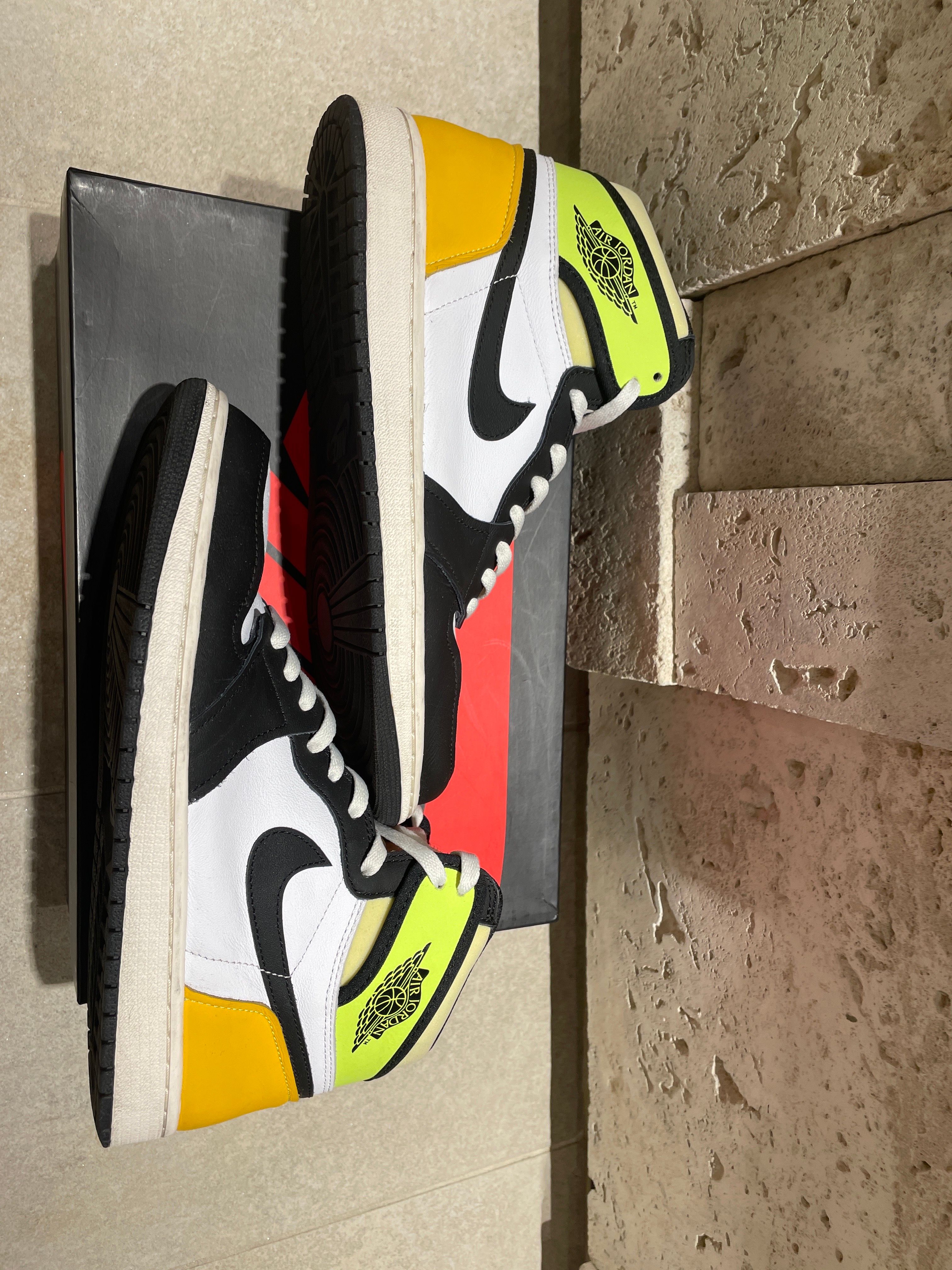 Nike Air Jordan 1 High OG "Volt Gold"