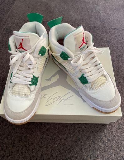 Nike SB × Air Jordan 4 Retro SP "Pine Green"