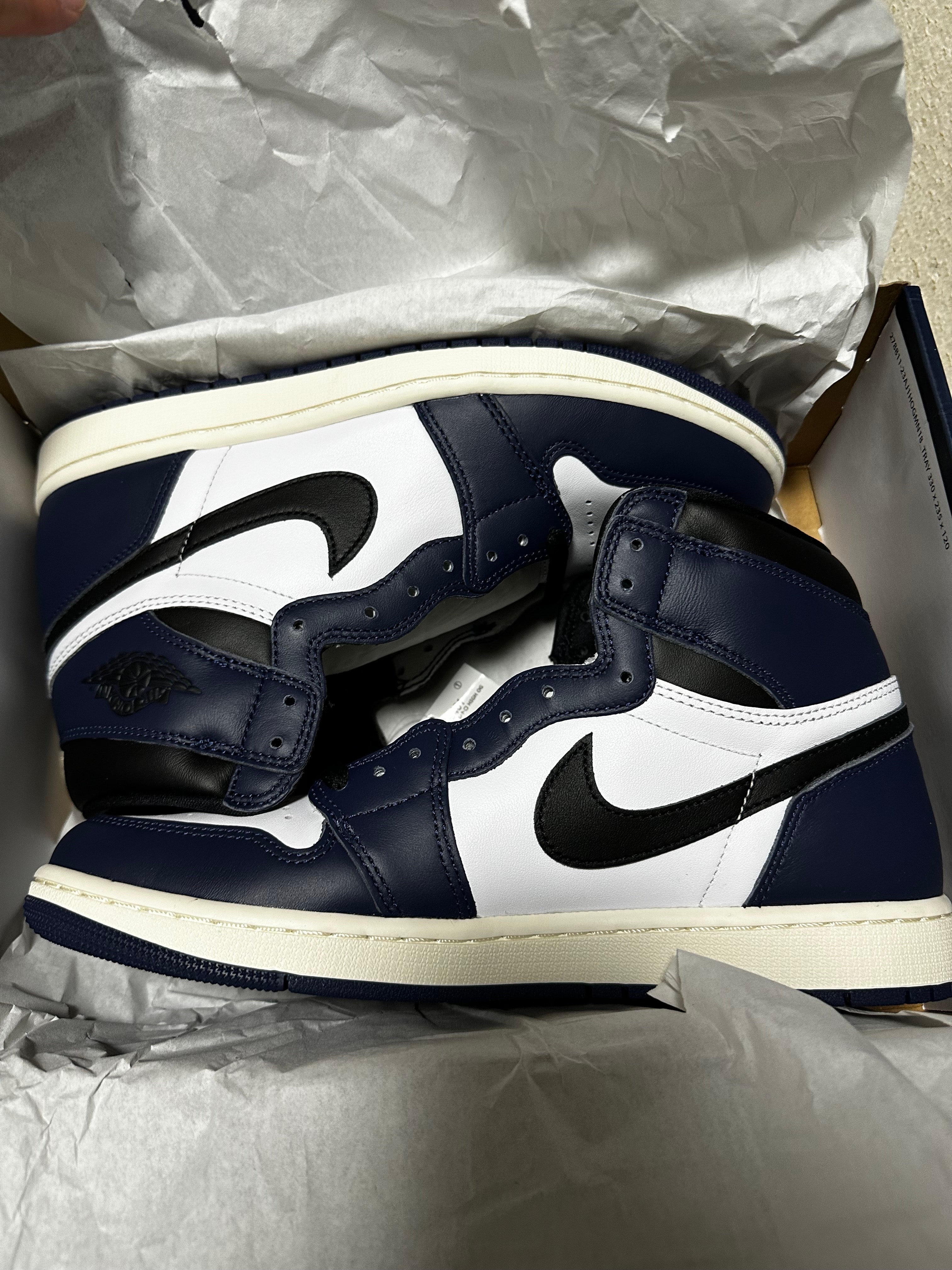 Nike Air Jordan 1 Retro High OG "Midnight Navy"