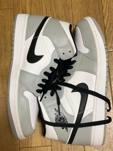 Nike Air Jordan 1 Mid "Light Smoke Grey/White/Black"