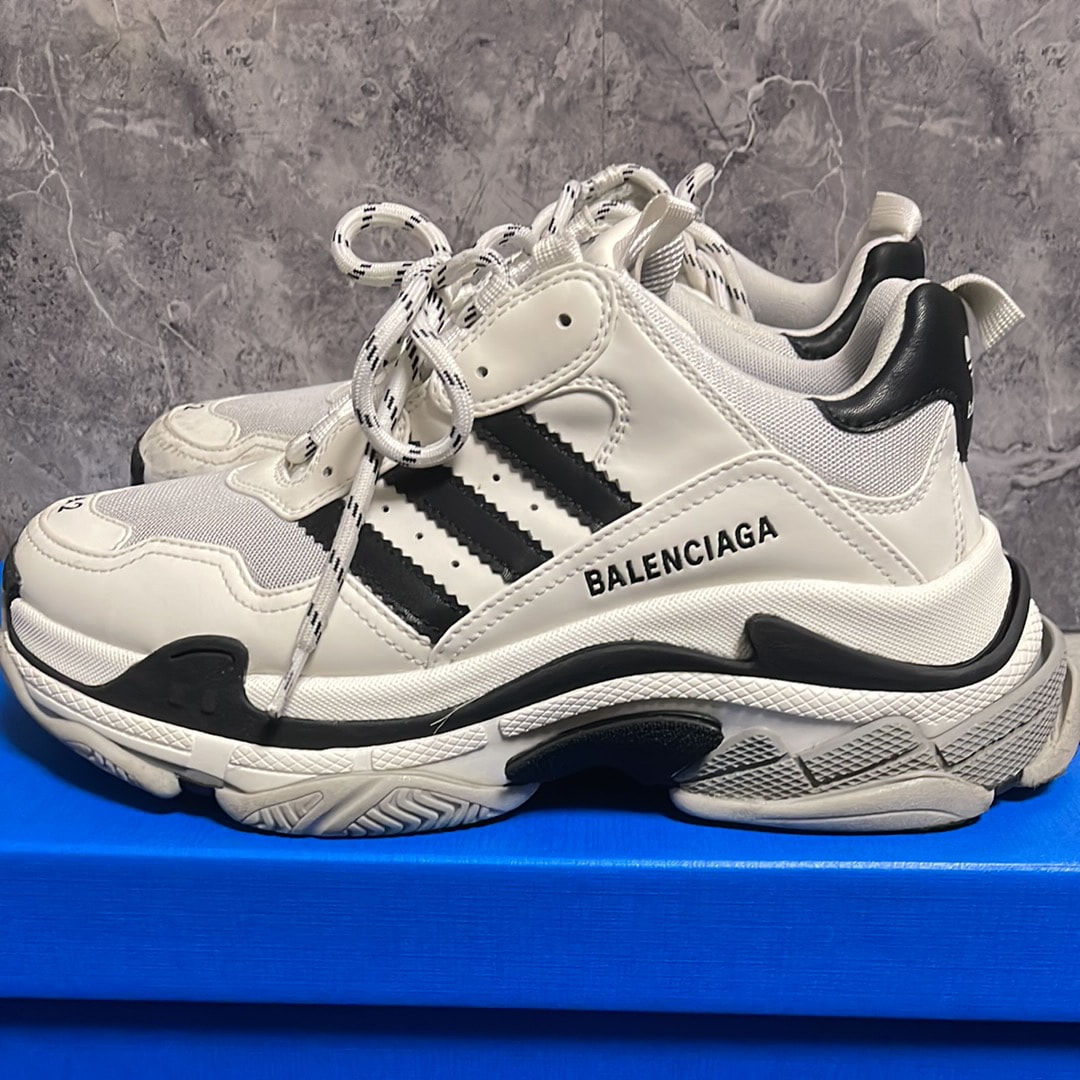 バレンシアガ トリプルS (BALENCIAGA Triple S) の新作・中古通販
