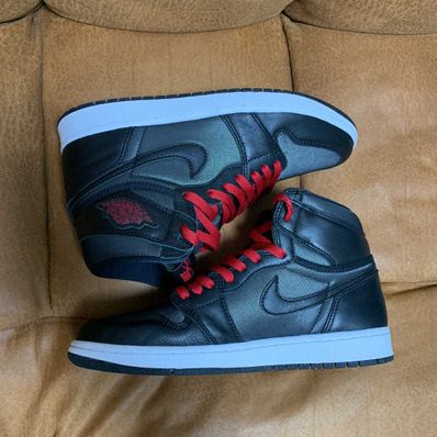 Nike Air Jordan 1 Retro High OG "Black/Metallic Silver/Gym Red"