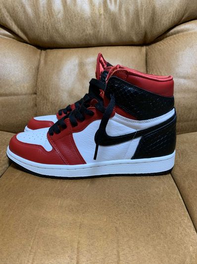 Nike Women's Air Jordan 1 High OG "Satin Red"
