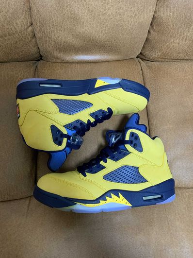 NIKE AIR JORDAN 5 "MICHIGAN"