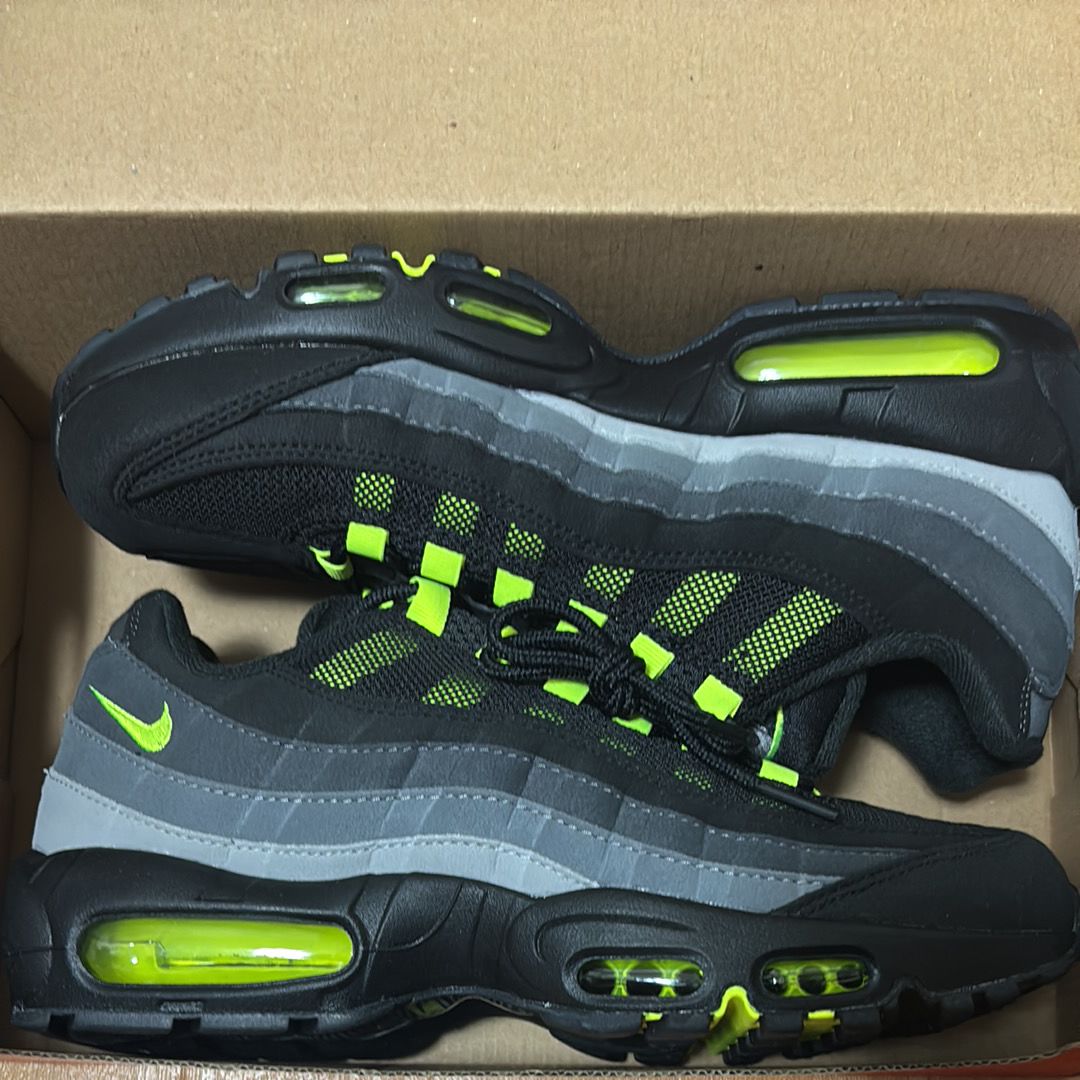 Nike Air Max 95 "Black/Anthracite/Smoke Grey/Volt"