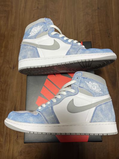 Nike Air Jordan 1 High OG "Hyper Royal"