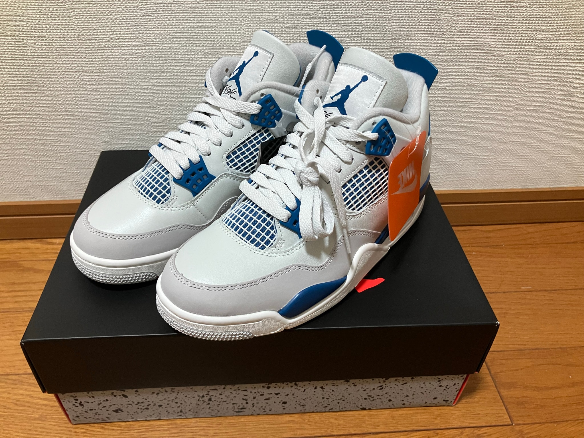 Nike Air Jordan 4 Retro 