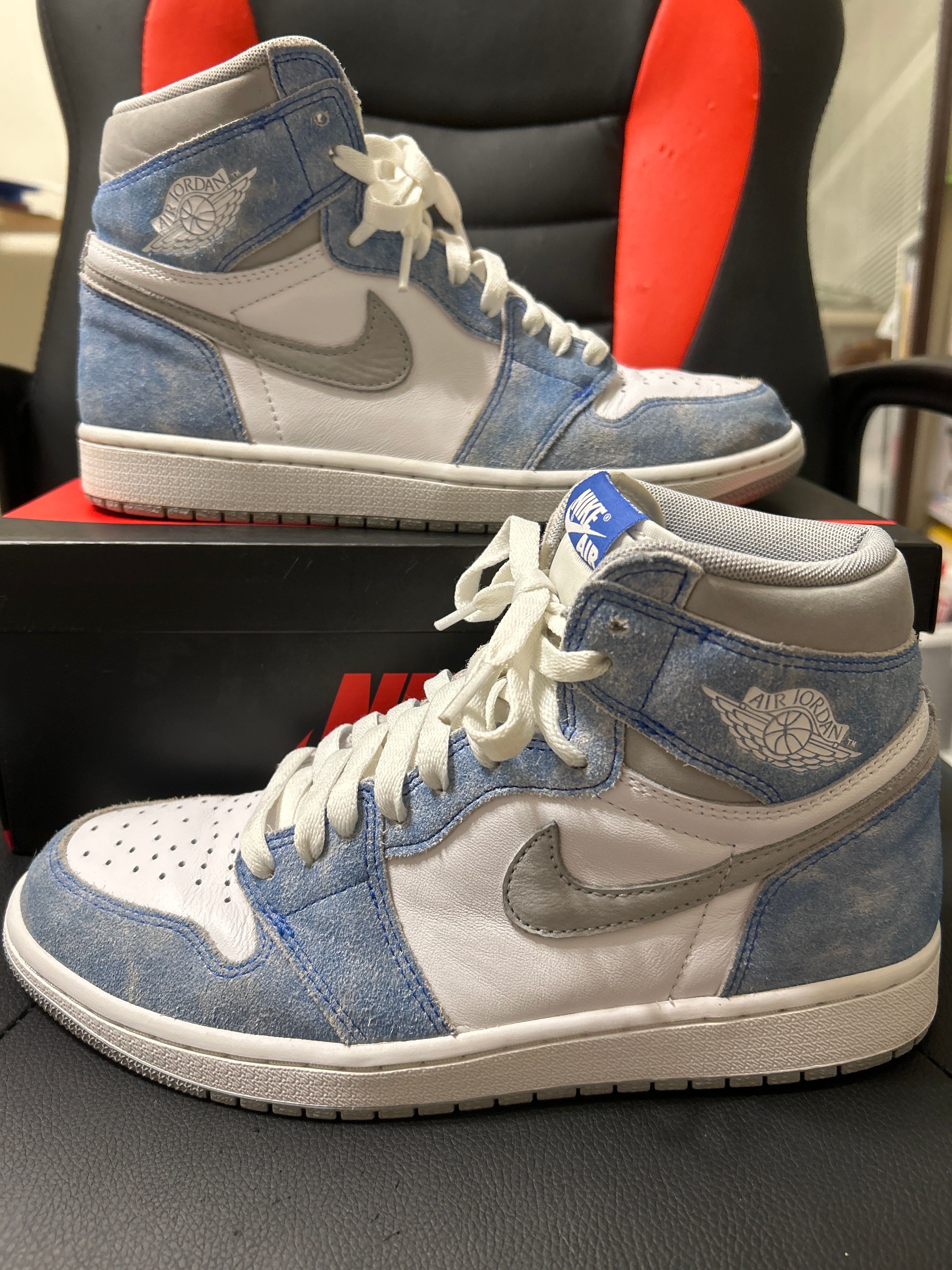 Nike Air Jordan 1 High OG "Hyper Royal"
