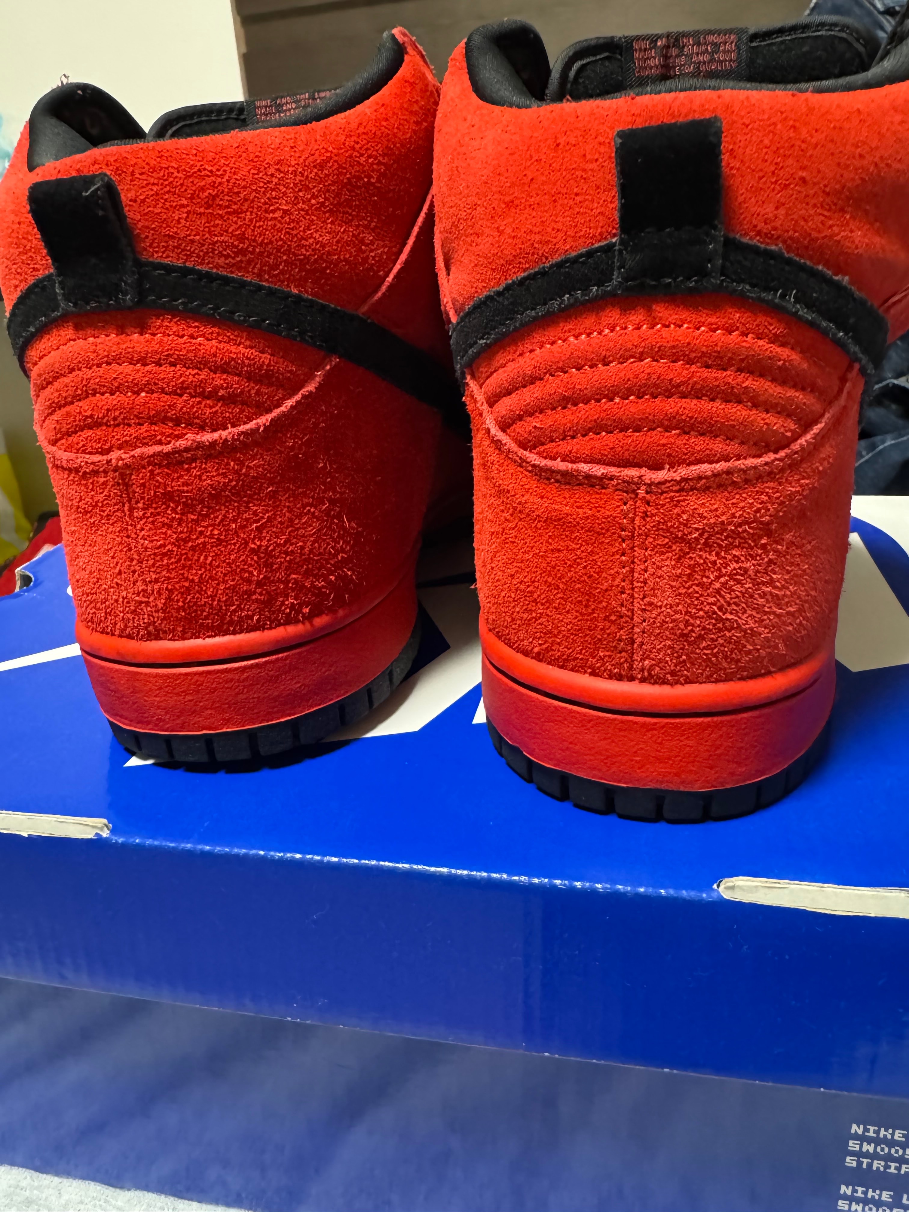 Nike SB Dunk High "Red Devil"