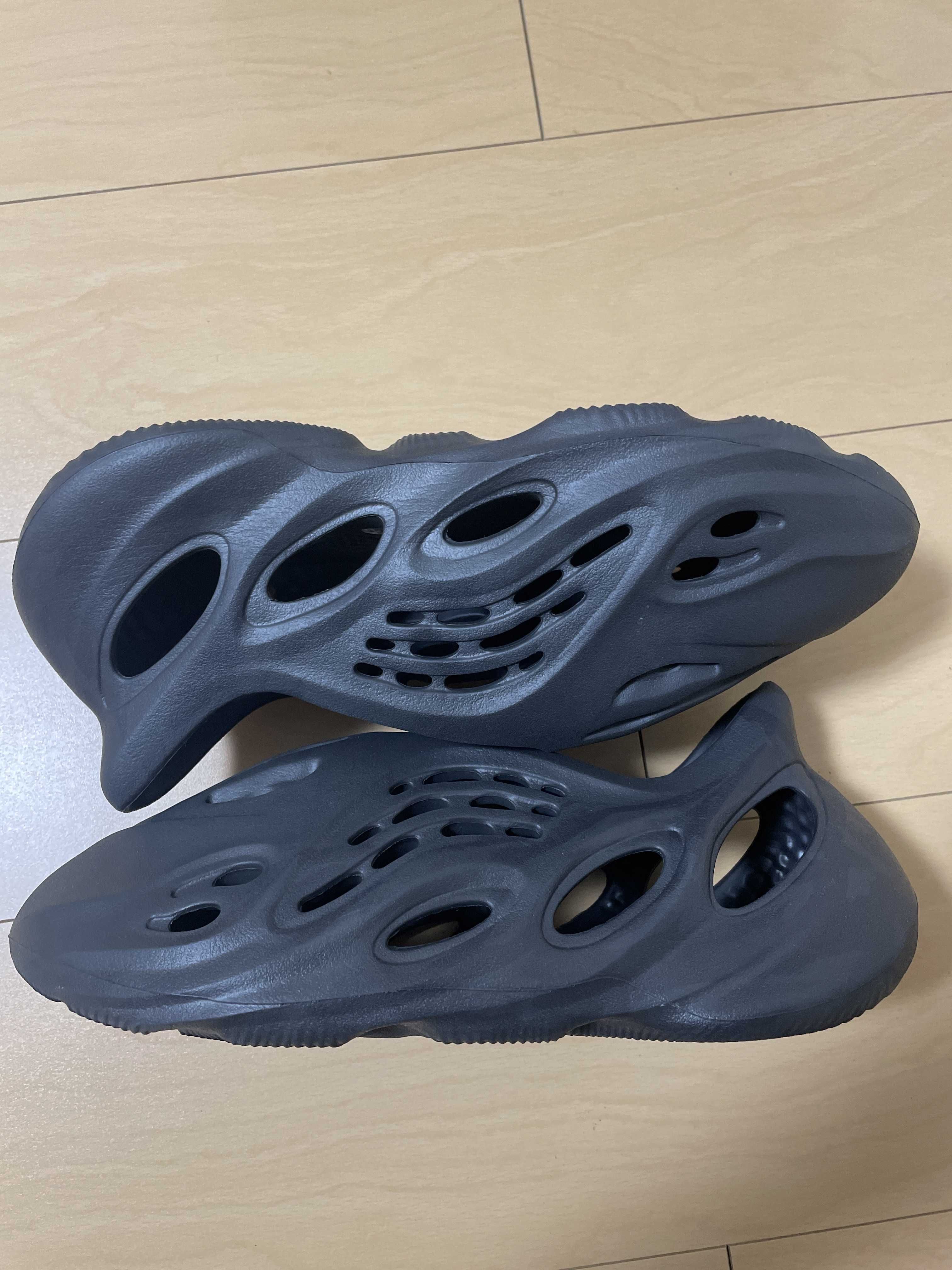 adidas YEEZY Foam Runner "Onyx"