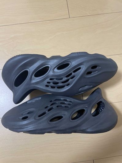 adidas YEEZY Foam Runner "Onyx"