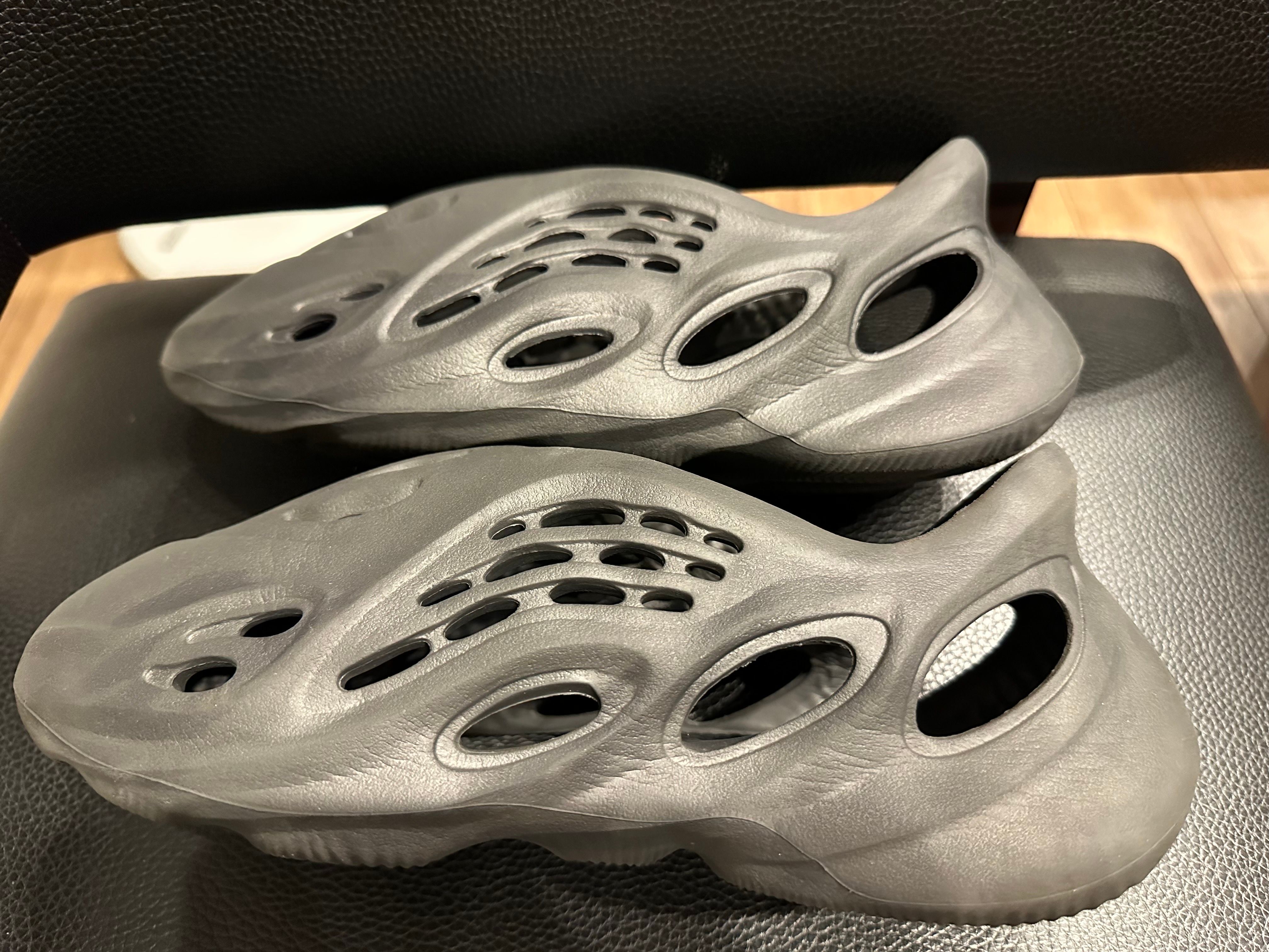 adidas YEEZY Foam Runner "Onyx"