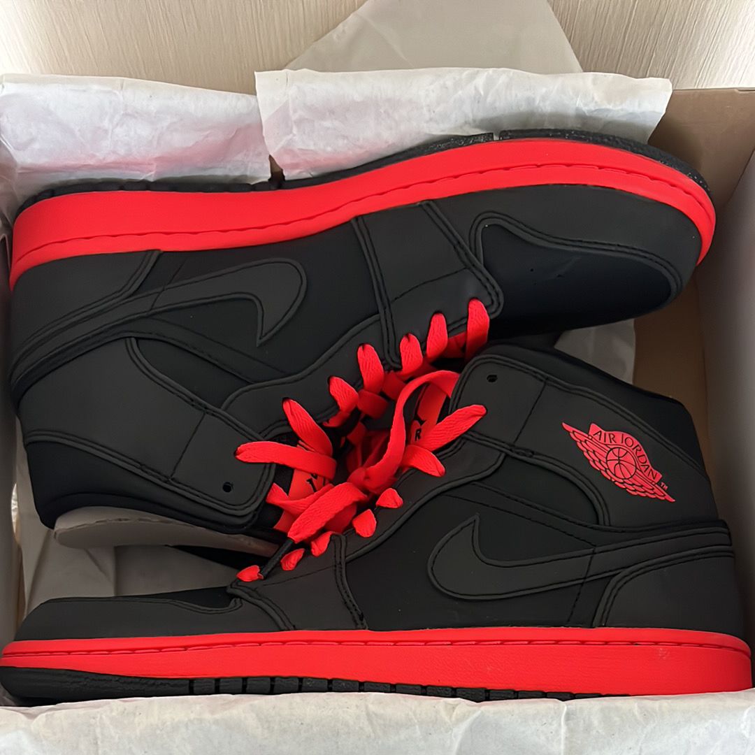 Nike Air Jordan 1 Mid "Black Infrared"