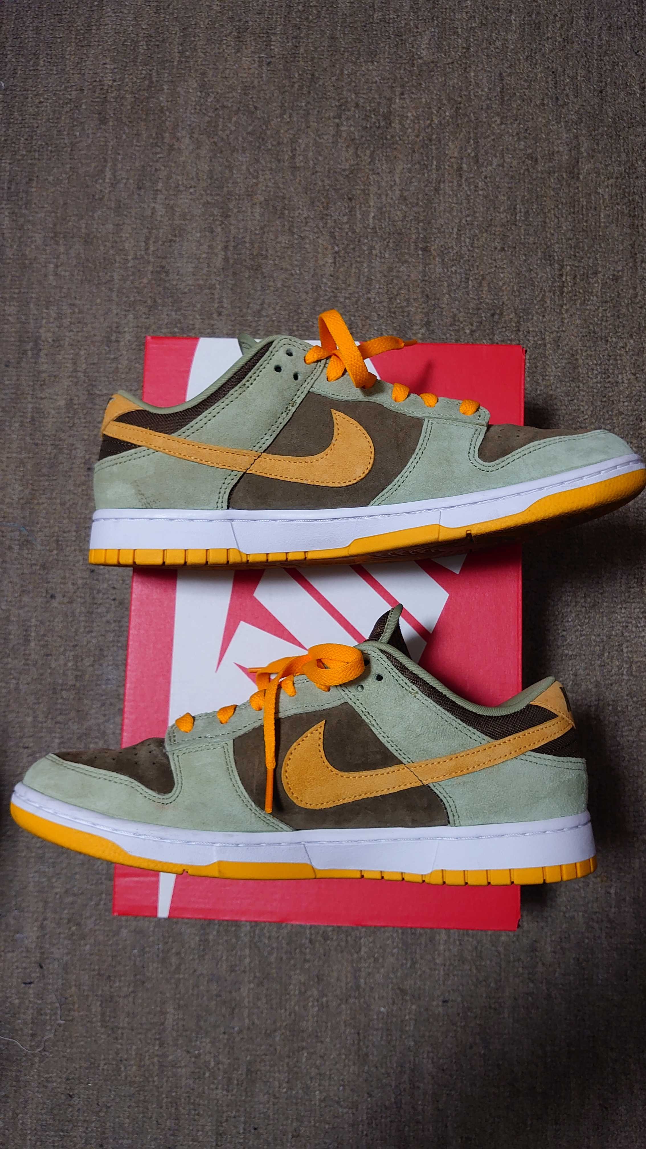 Nike Dunk Low SE "Dusty Olive"