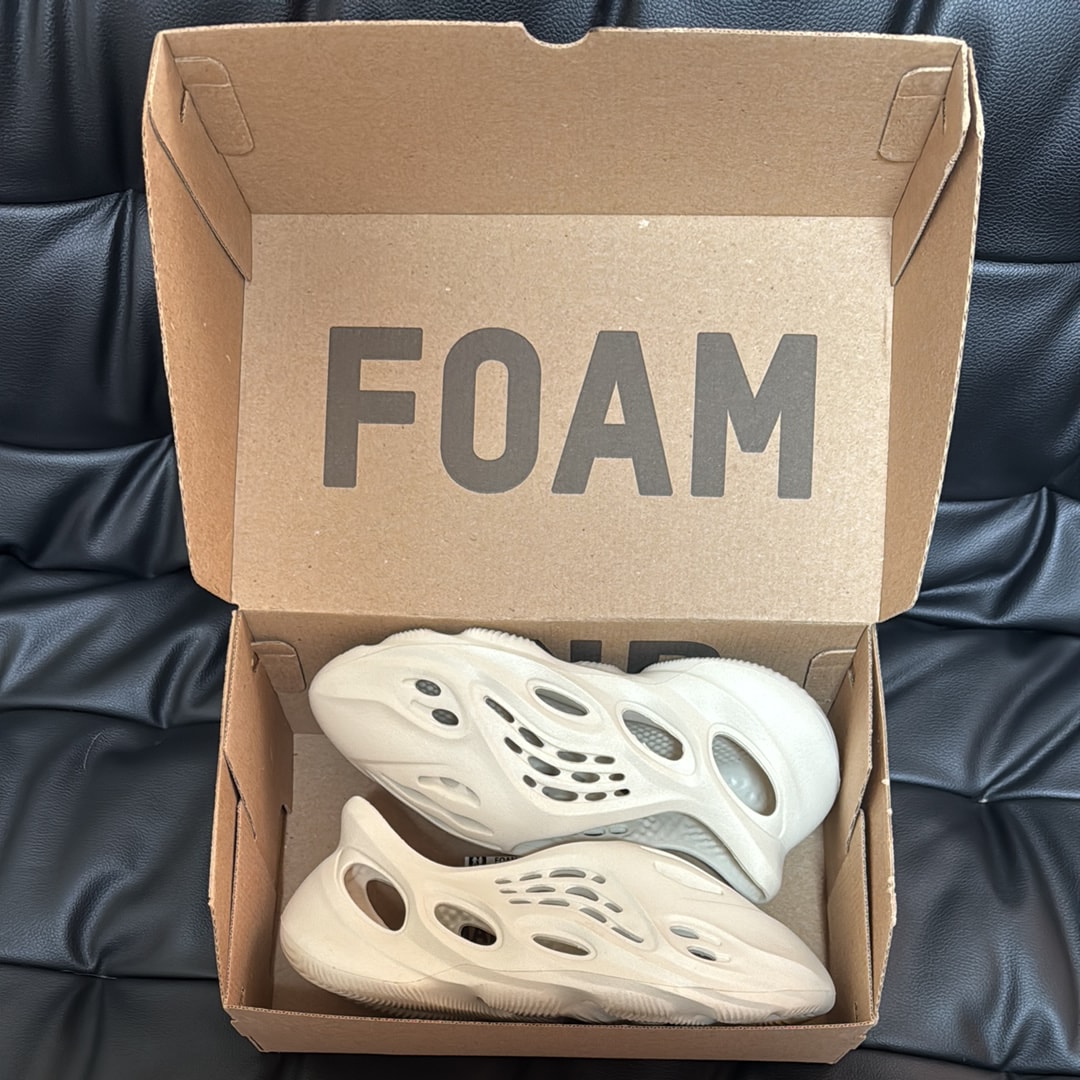 イージー フォームランナー(YEEZY Foam Runner)/イージー 人気の